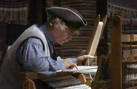 Genealogy and ancestry tours in New England - Pilgrim and Mayflower family history and we can help you explore heritage organization such as Daughters of the American Revolution (DAR), and Sons of the American Revolution (SAR)