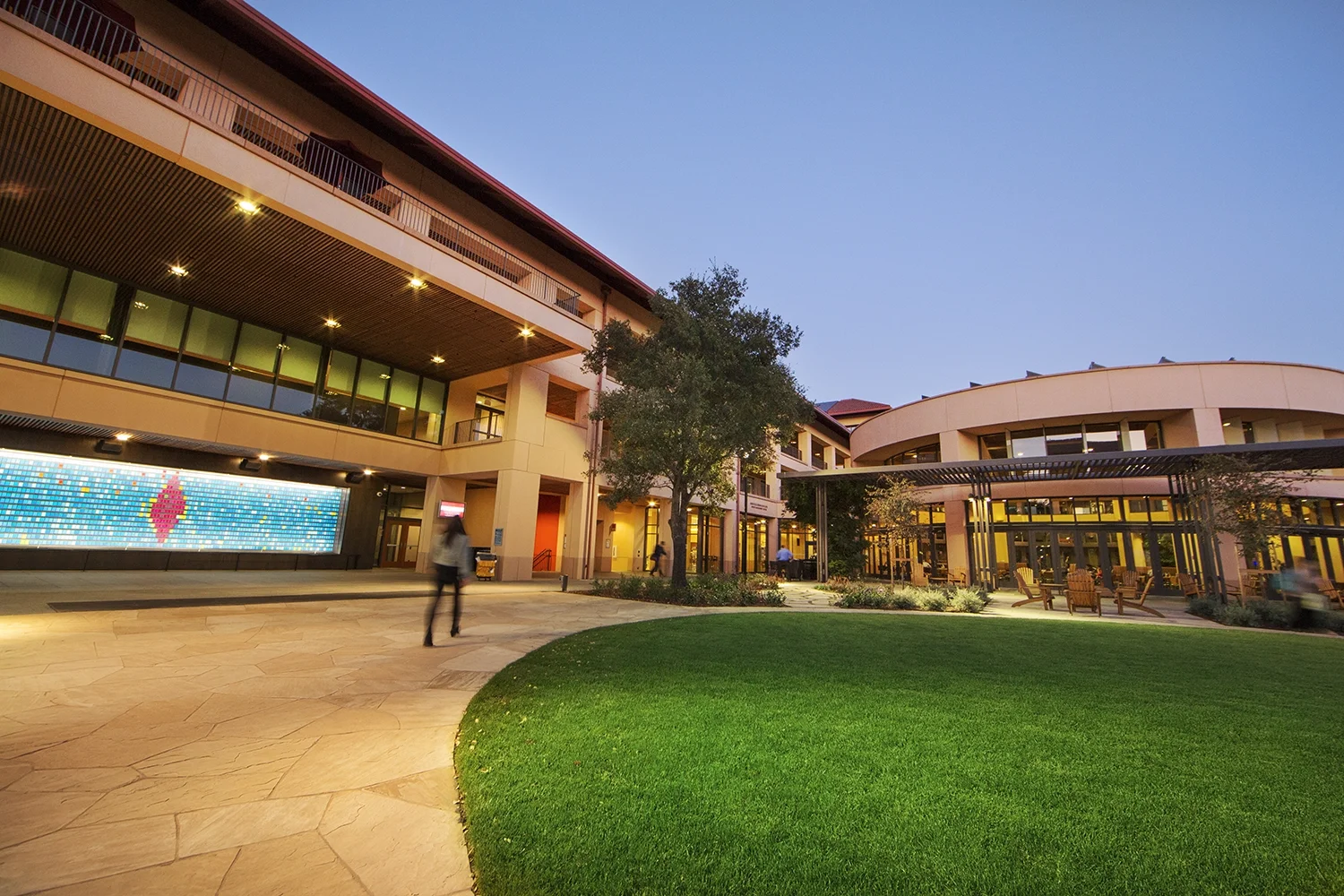 Stanford_110217_buildings3-3.webp