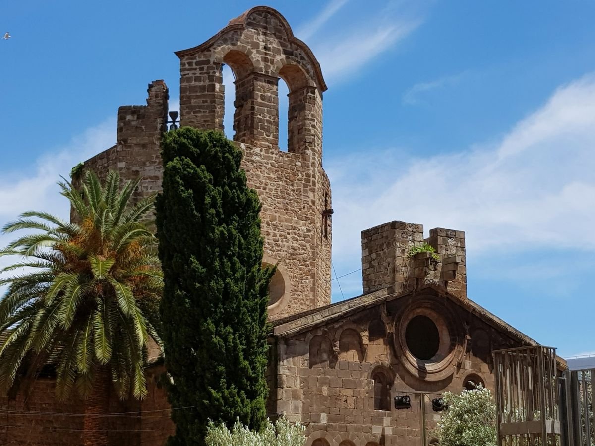 📍Kender du Sant Pau del Camp - en skjult perle i udkanten af Raval?