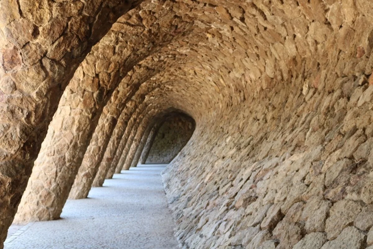 Park Güell - Vaskekonens søjlegang,.jpg