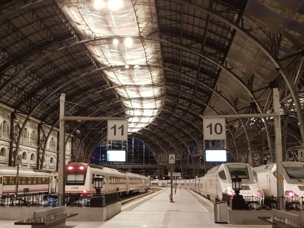 Nærmest filmisk nattestemning på Estació de França