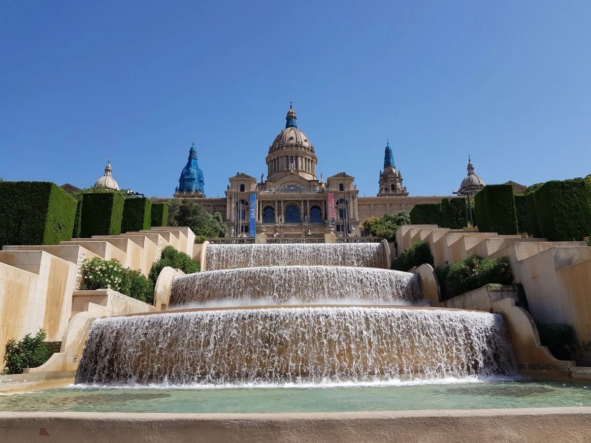 MNAC på Montjuïc i Barcelona set fra springvandene foran museet