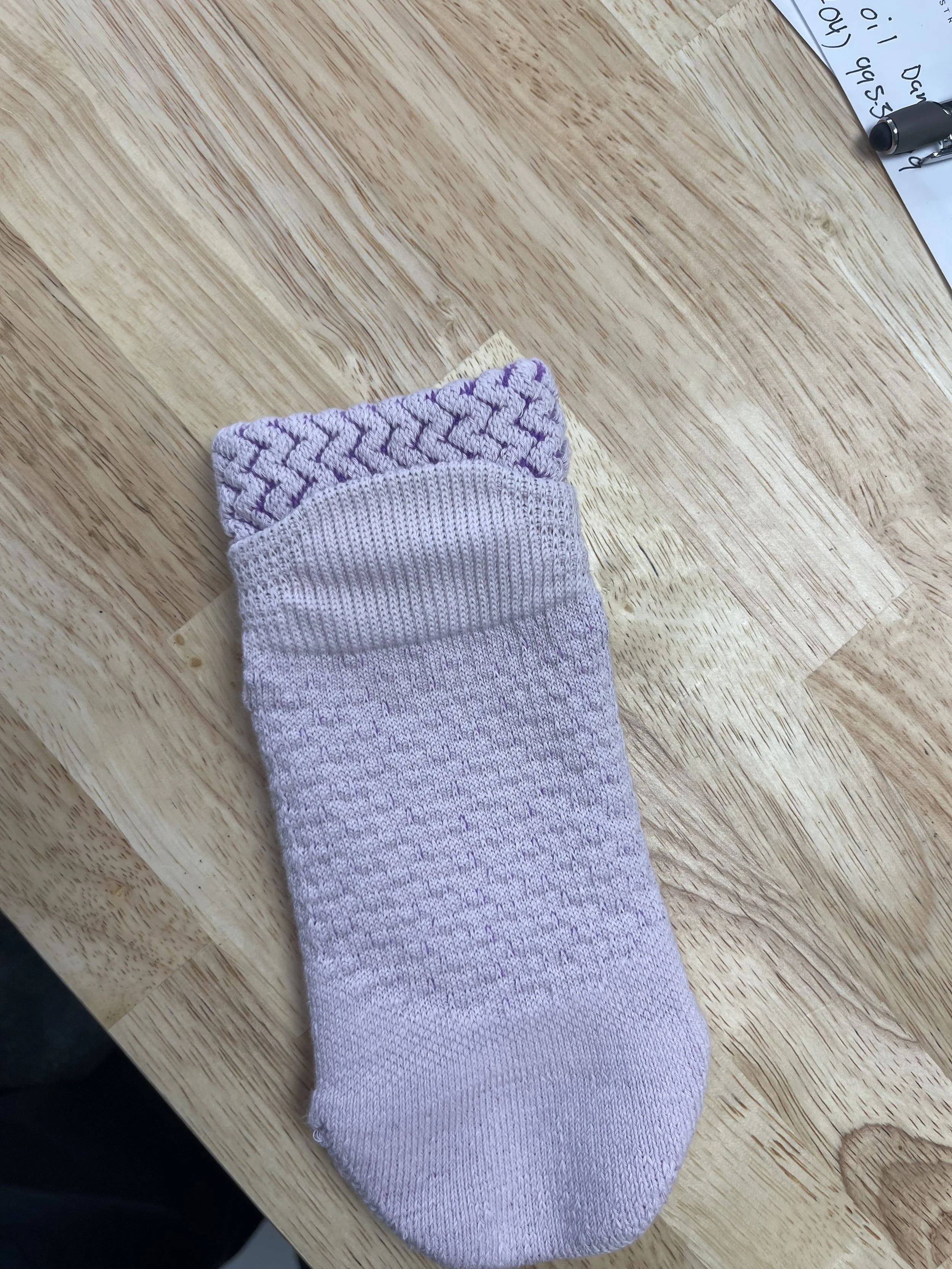 Driven to make things different, the marketplace is stagnated with simple and repetitive socks. There is more than just 3x1 ribs and they don't have to be vertical. 