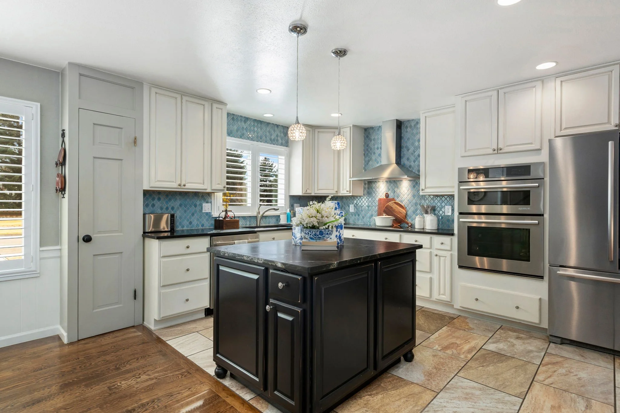 15-web-or-mls-1204 Parkwood Dr 15.jpg