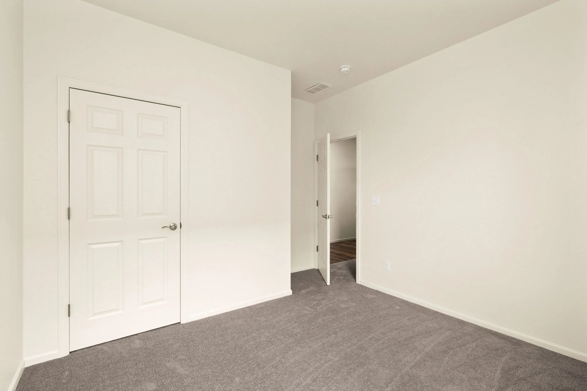 29-web-or-mls-1413 Westport Ave 29.jpg