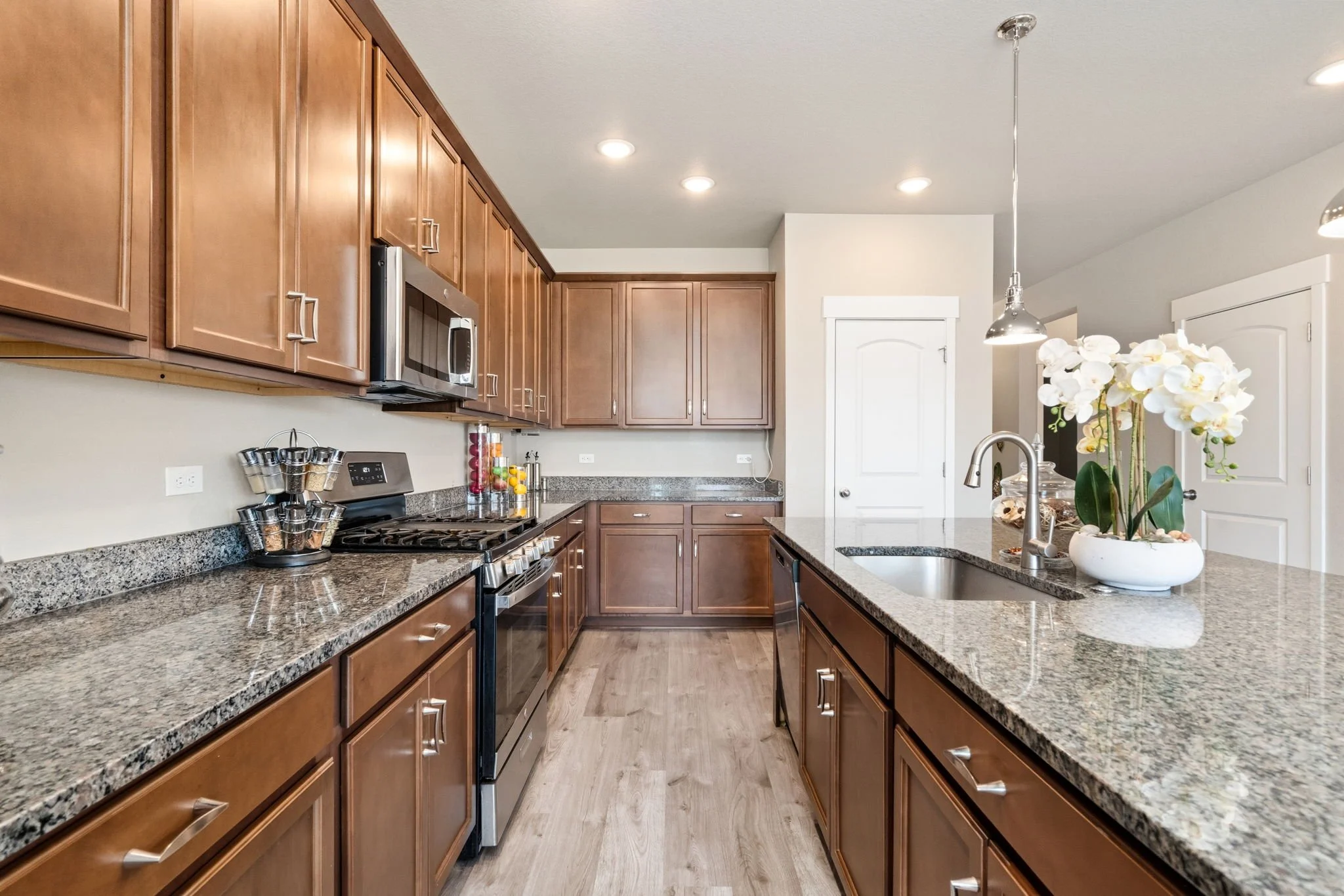 8-web-or-mls-4420 Lyceum Ct 8.jpg