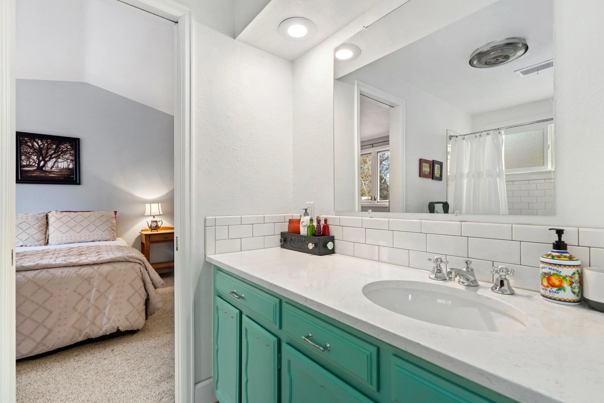 36-web-or-mls-1204 Parkwood Dr 36.jpg