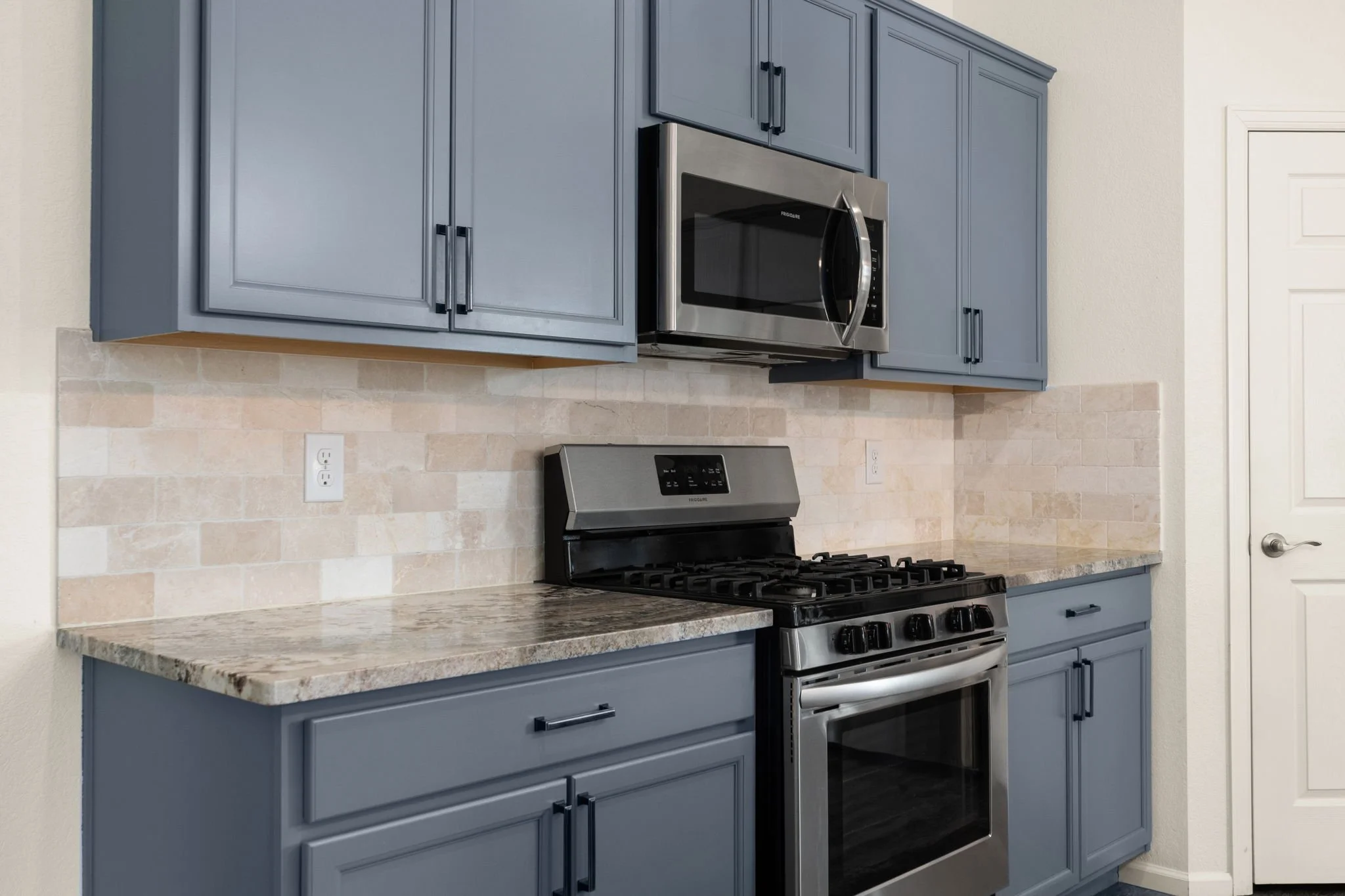 36-web-or-mls-1413 Westport Ave 36.jpg