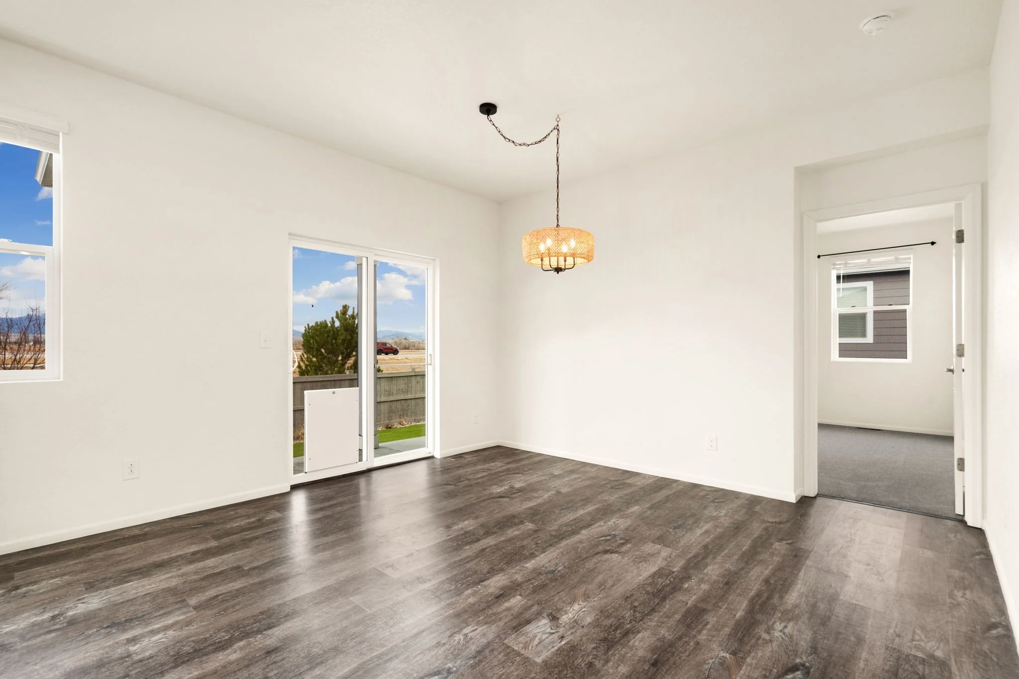 16-web-or-mls-1413 Westport Ave 16.jpg