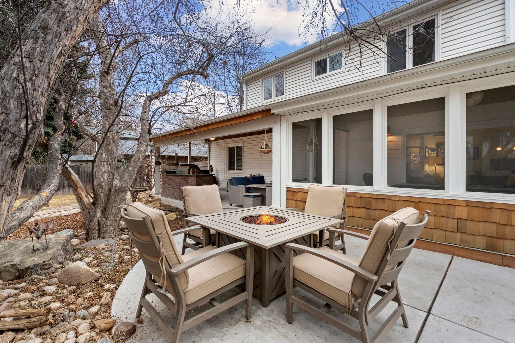 45-web-or-mls-1204 Parkwood Dr 45.jpg