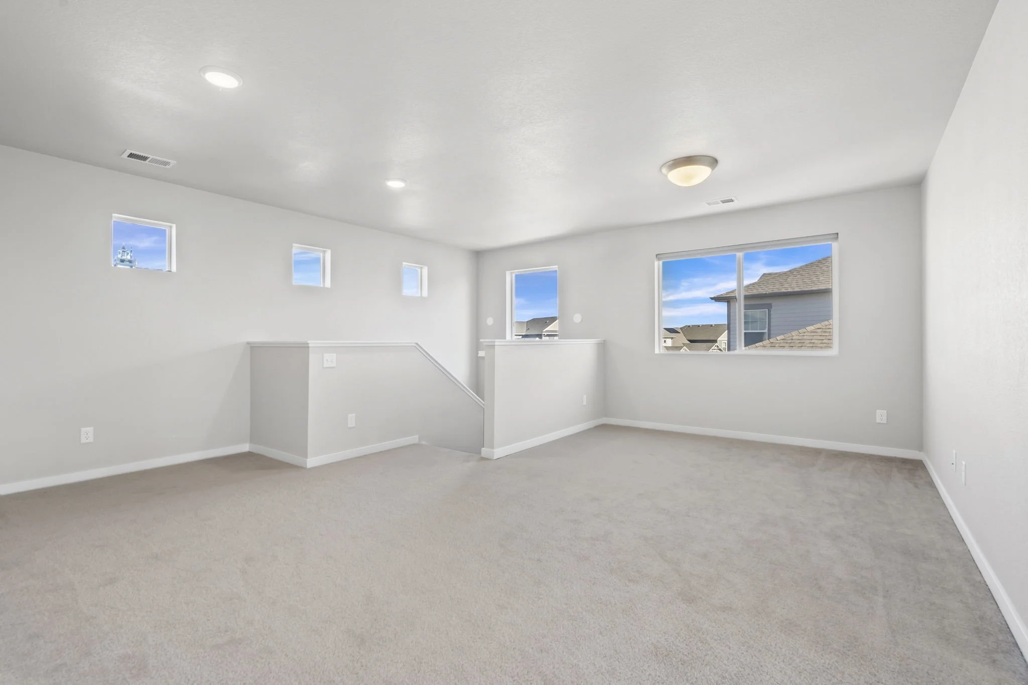 17-web-or-mls-5233 Second Ave 17.jpg