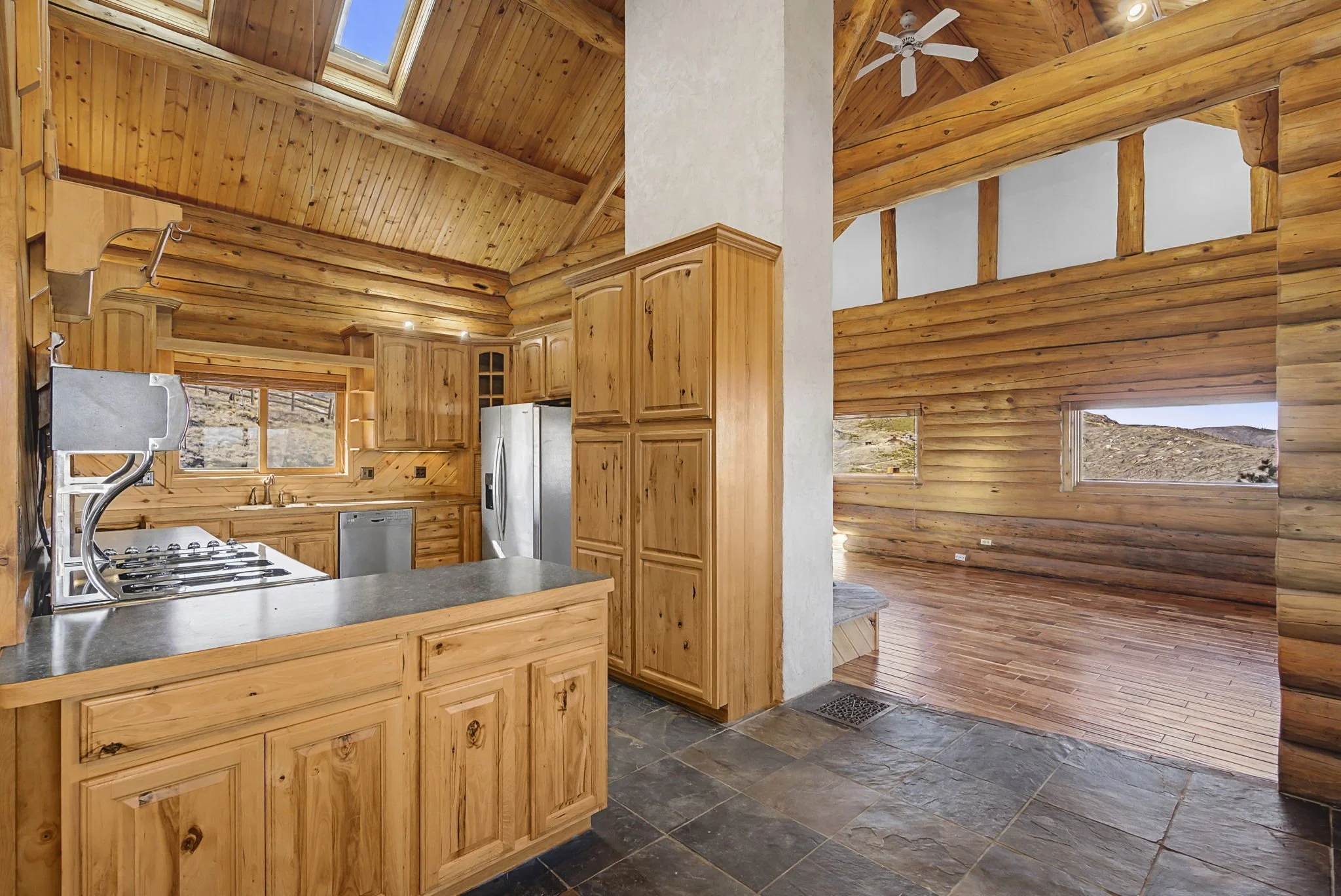 12_905 Stratton Park Rd 12.jpg