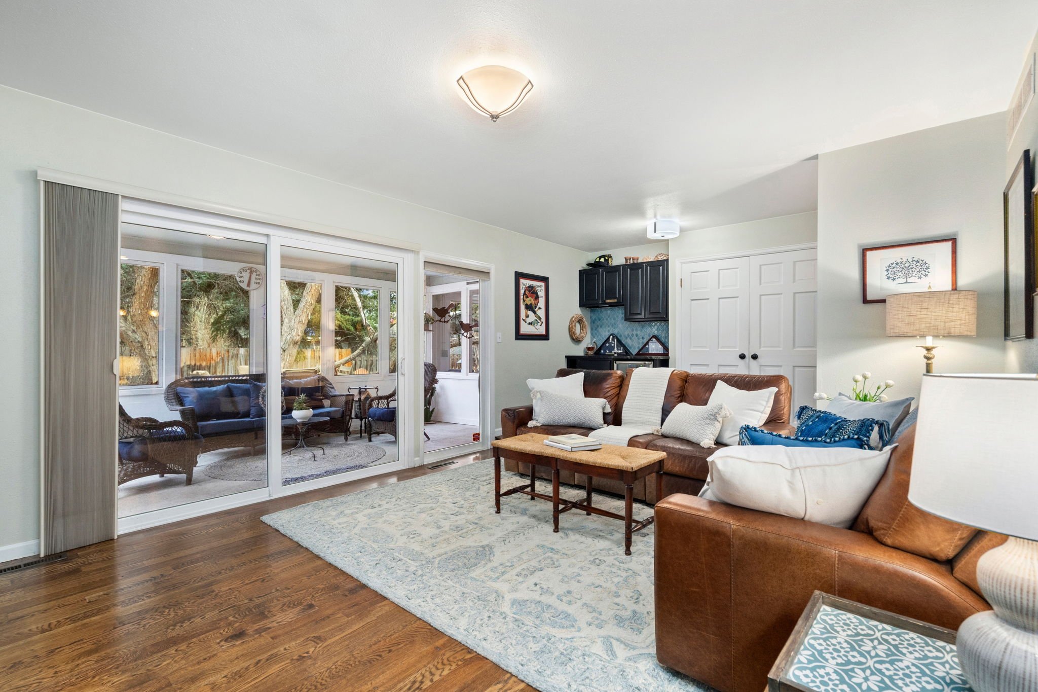 22-web-or-mls-1204 Parkwood Dr 22.jpg