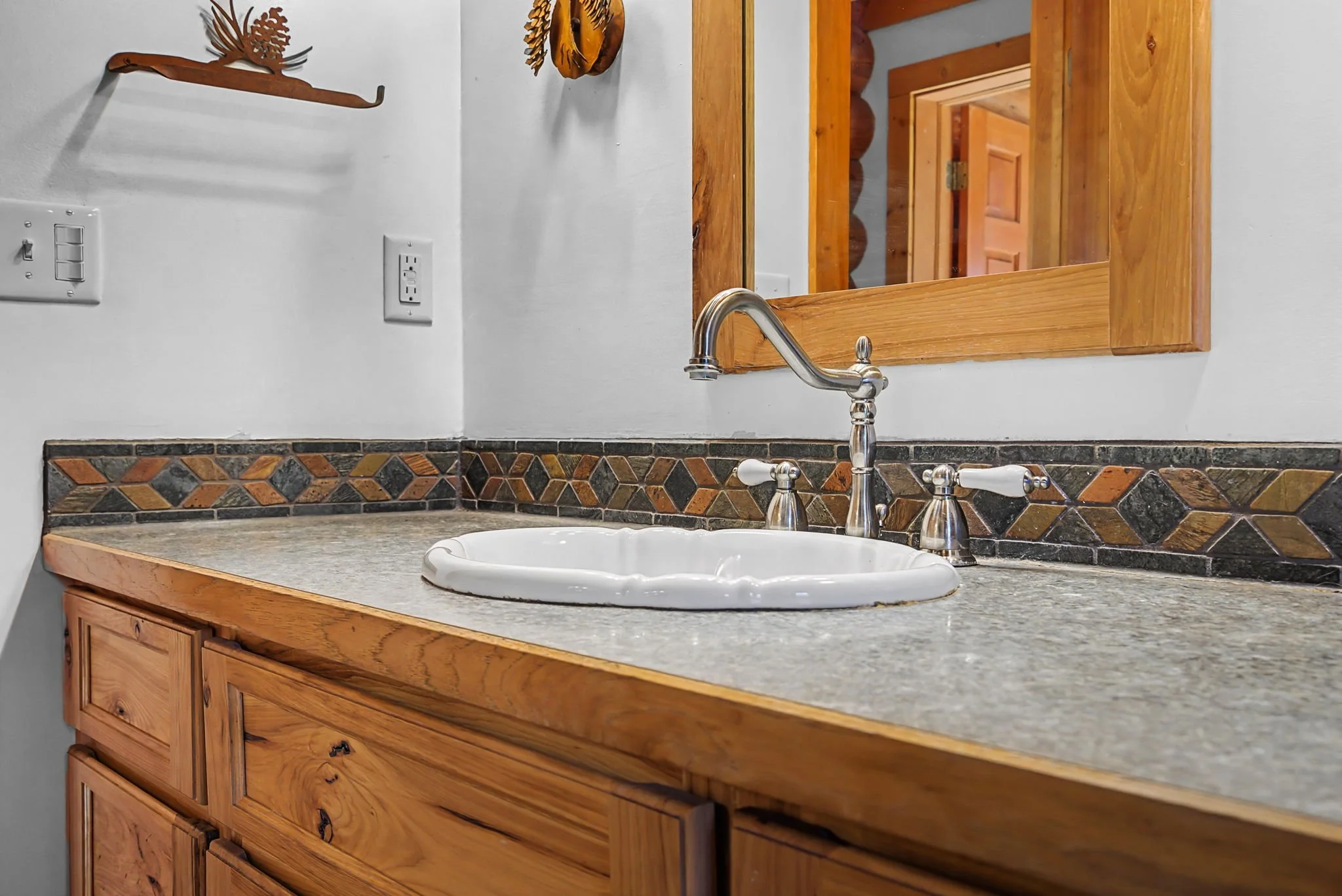 22_905 Stratton Park Rd 22.jpg