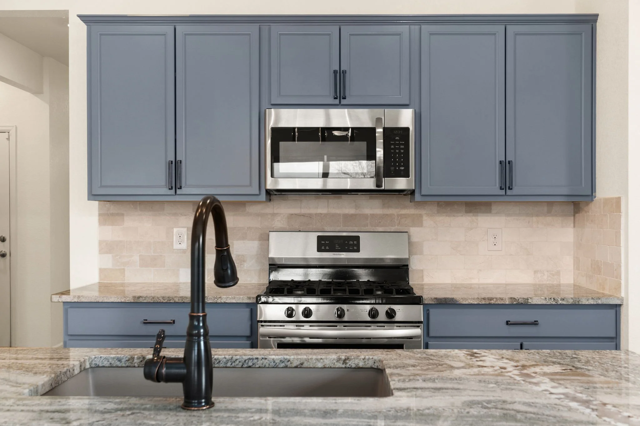 35-web-or-mls-1413 Westport Ave 35.jpg