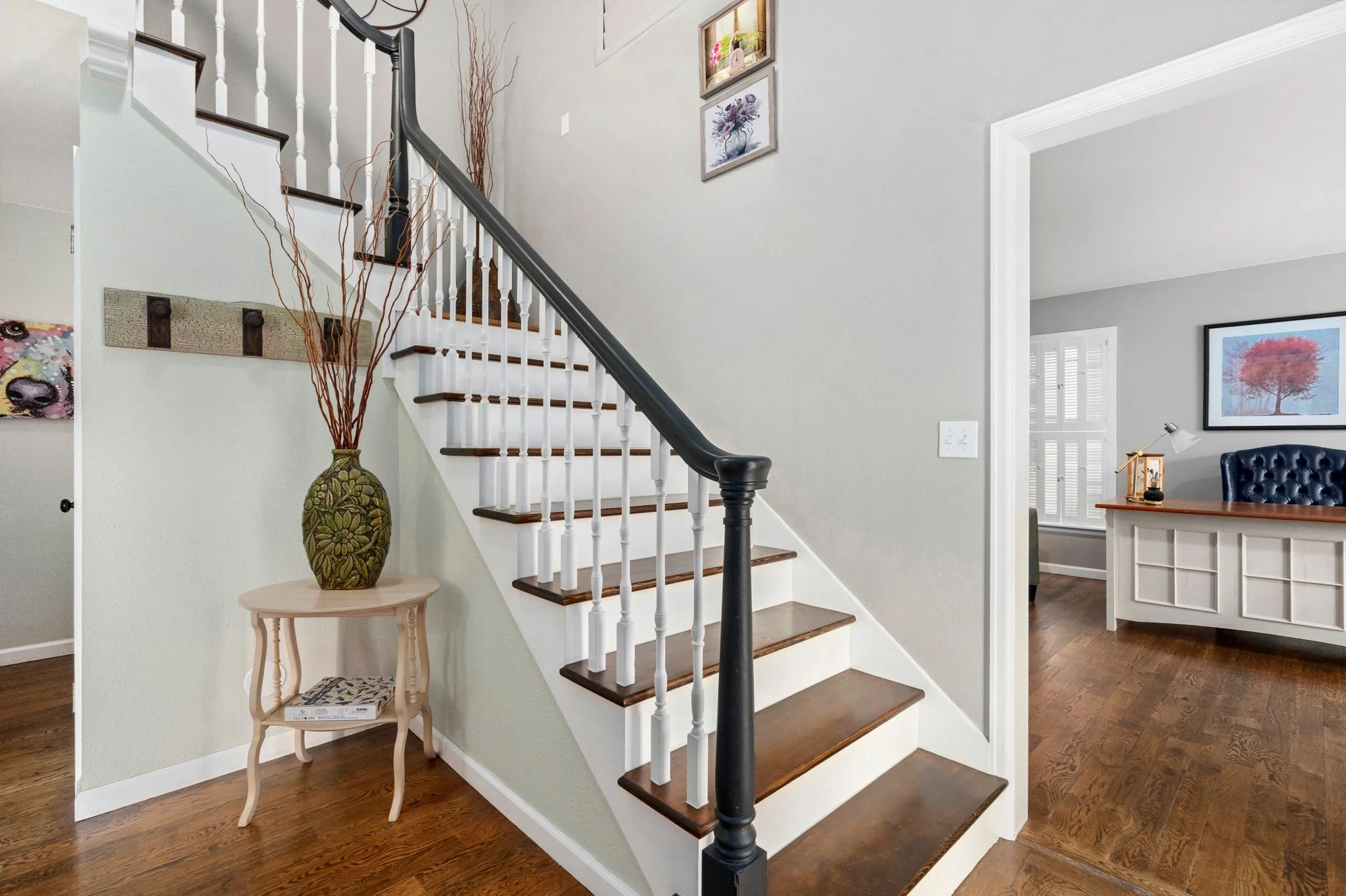 5-web-or-mls-1204 Parkwood Dr 5.jpg