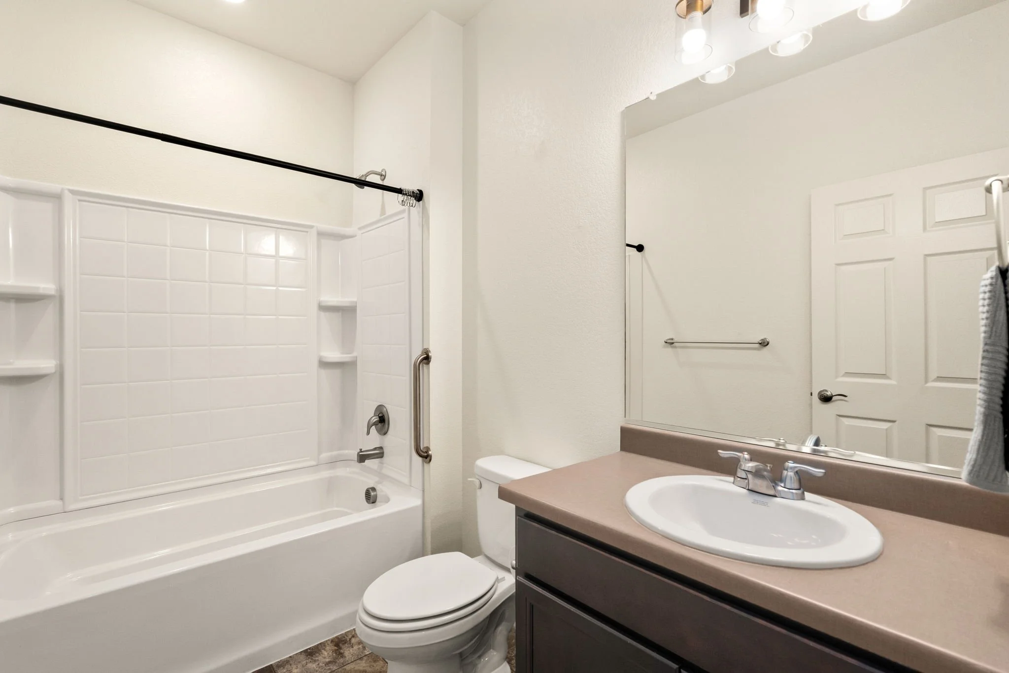 30-web-or-mls-1413 Westport Ave 30.jpg