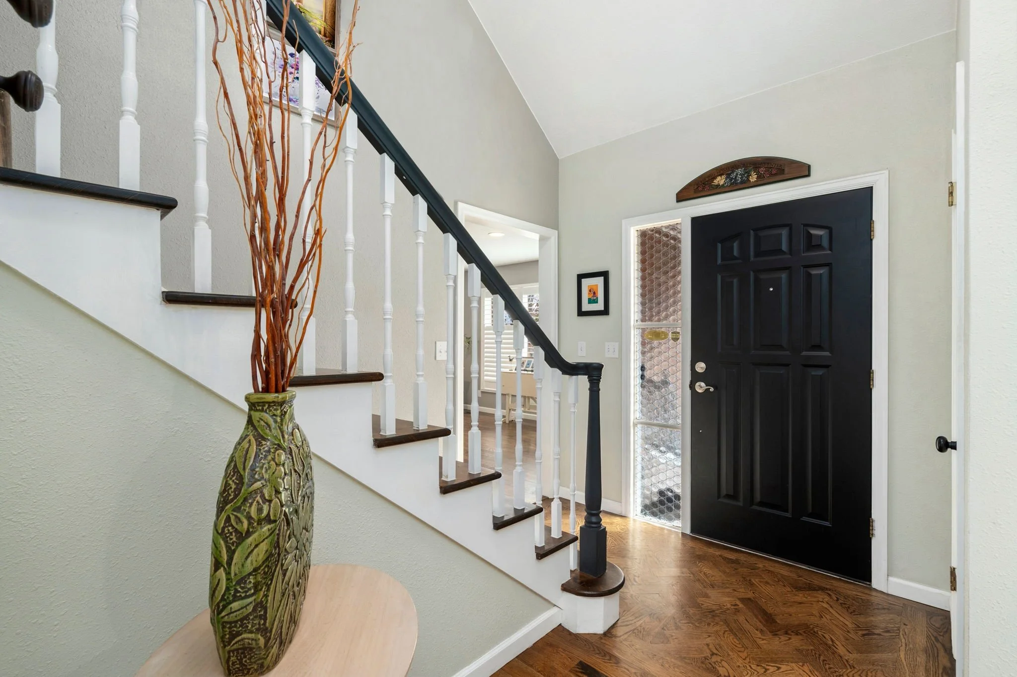 10-web-or-mls-1204 Parkwood Dr 10.jpg