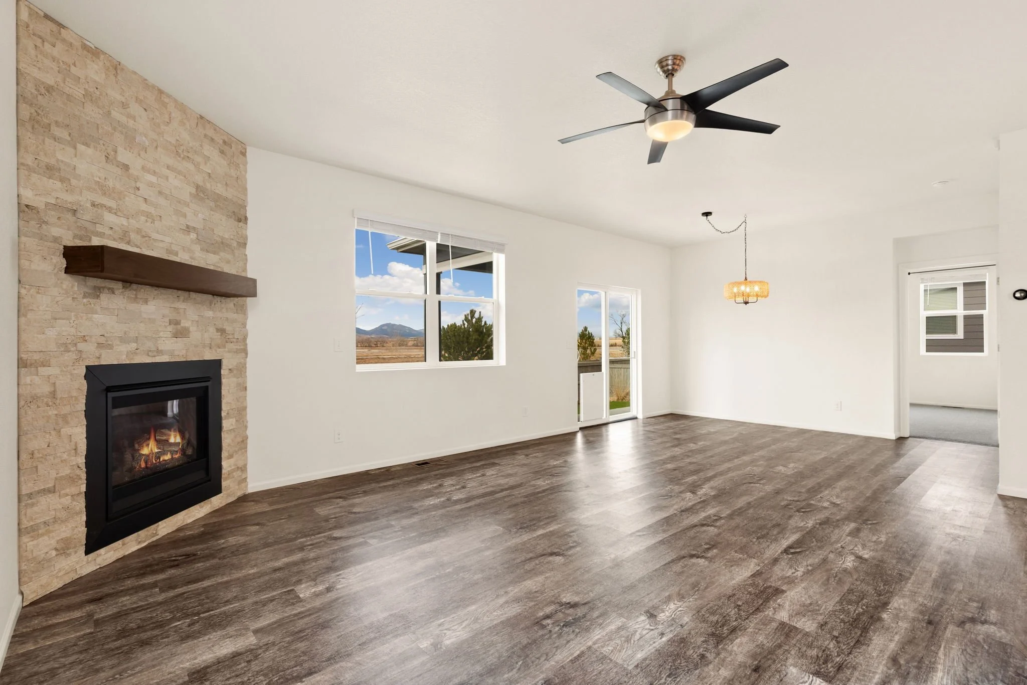 12-web-or-mls-1413 Westport Ave 12.jpg