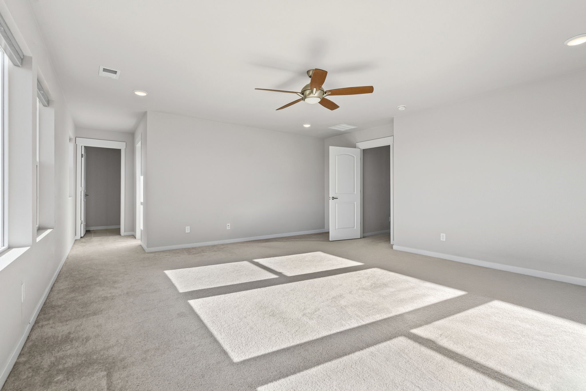 20-web-or-mls-5233 Second Ave 20.jpg