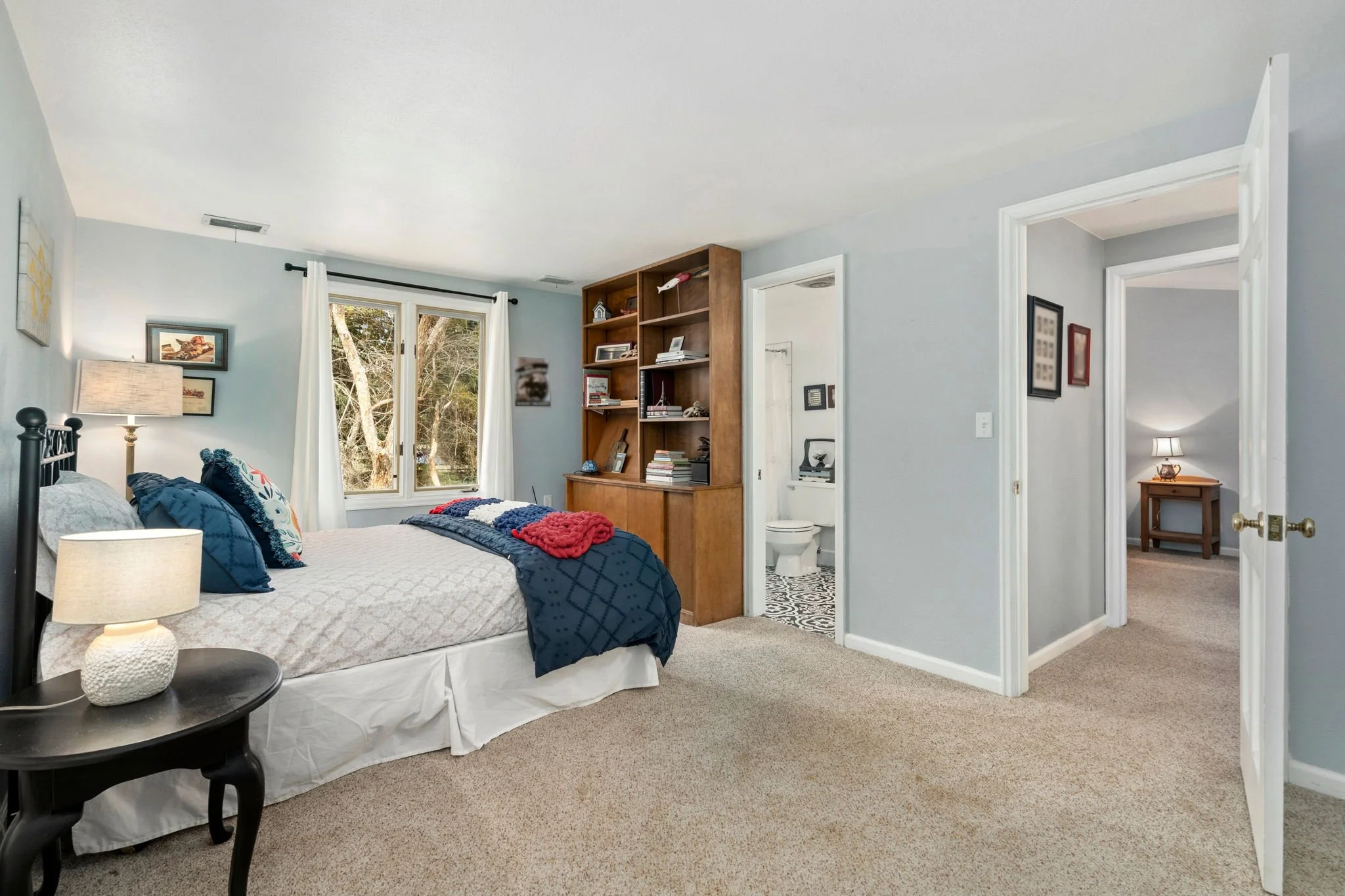 33-web-or-mls-1204 Parkwood Dr 33.jpg