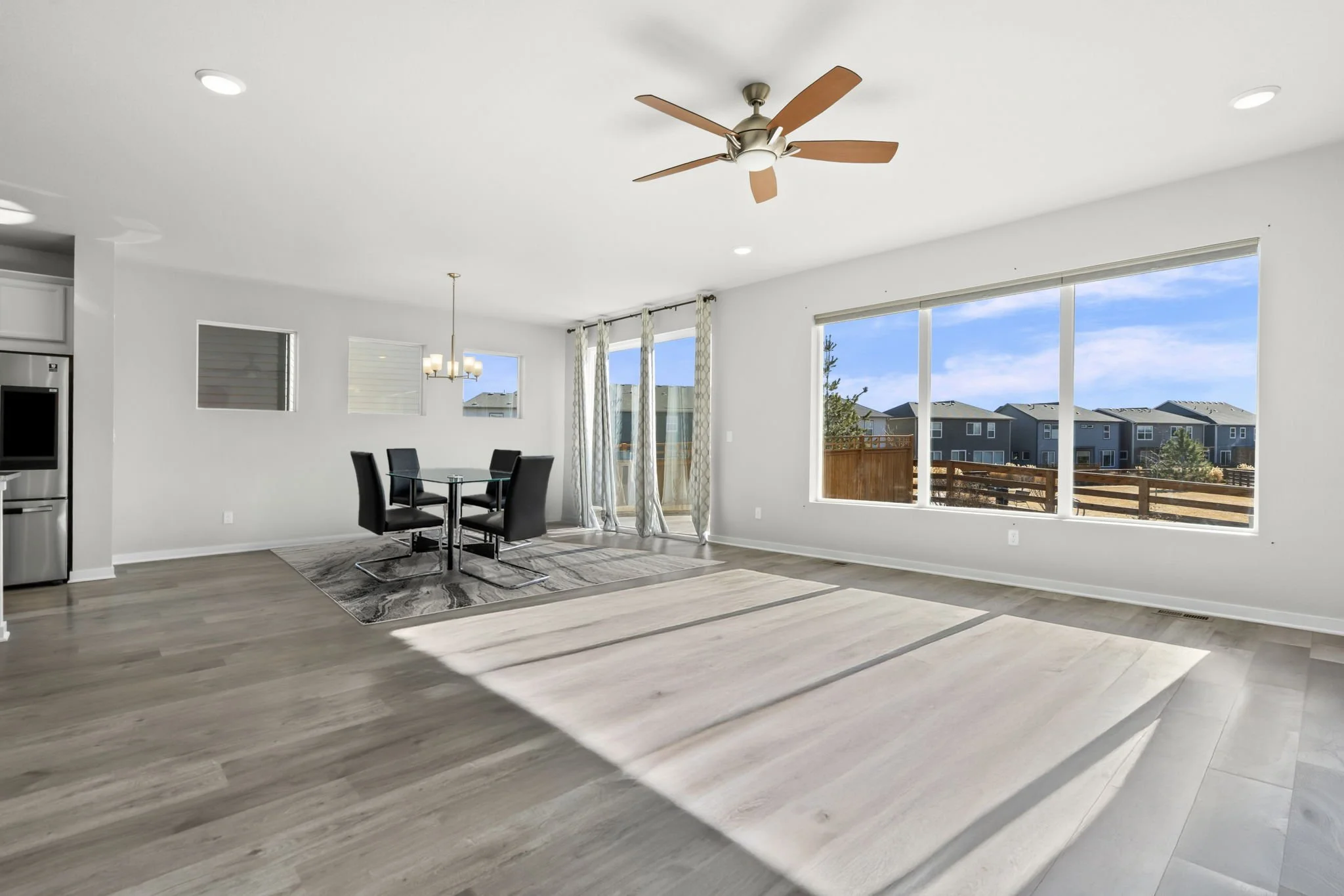 13-web-or-mls-5233 Second Ave 13.jpg