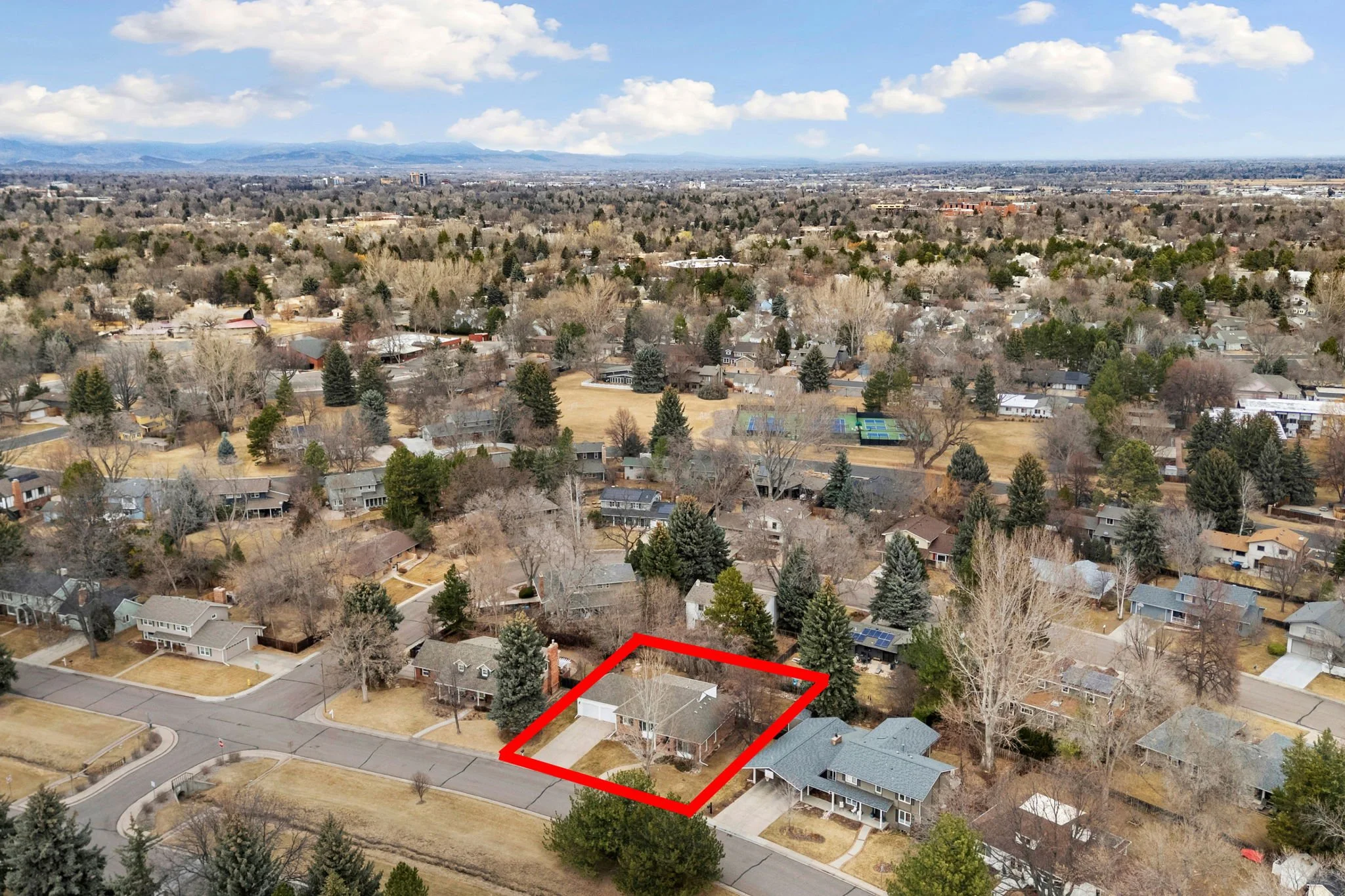 52-web-or-mls-1204 Parkwood Dr 52.jpg