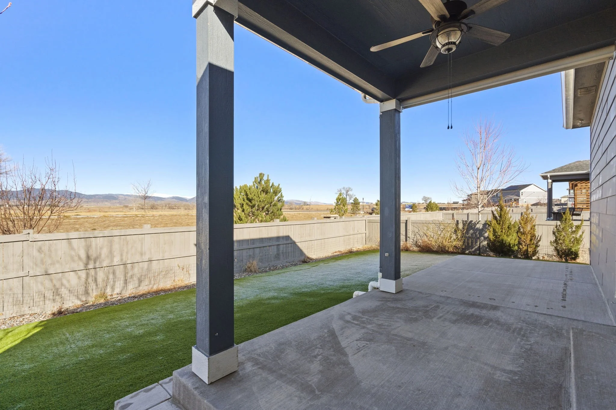 43-web-or-mls-1413 Westport Ave 43.jpg