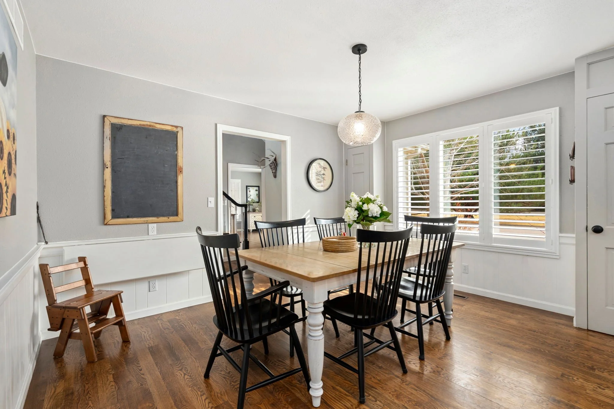 12-web-or-mls-1204 Parkwood Dr 12.jpg