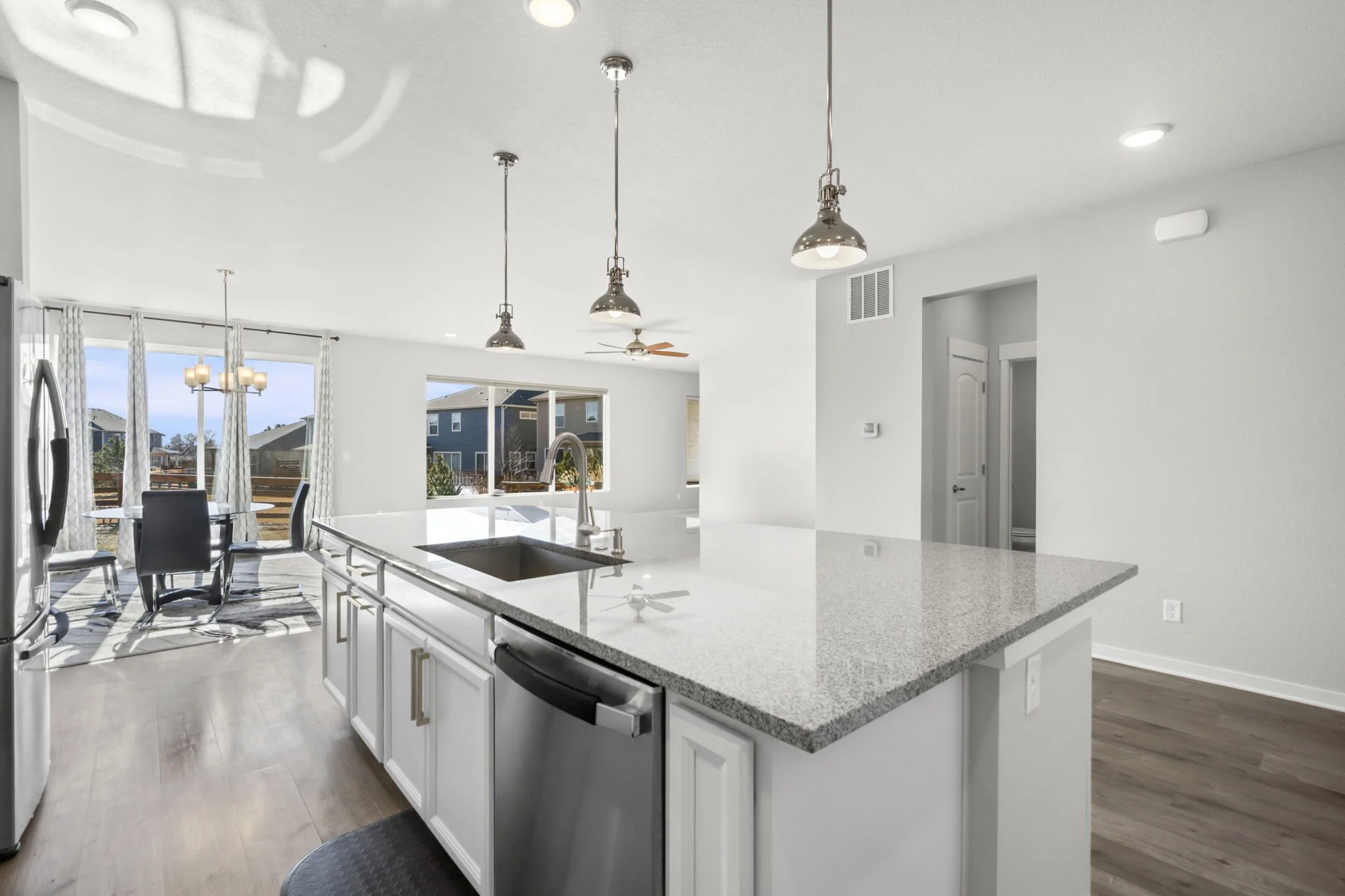 10-web-or-mls-5233 Second Ave 10.jpg