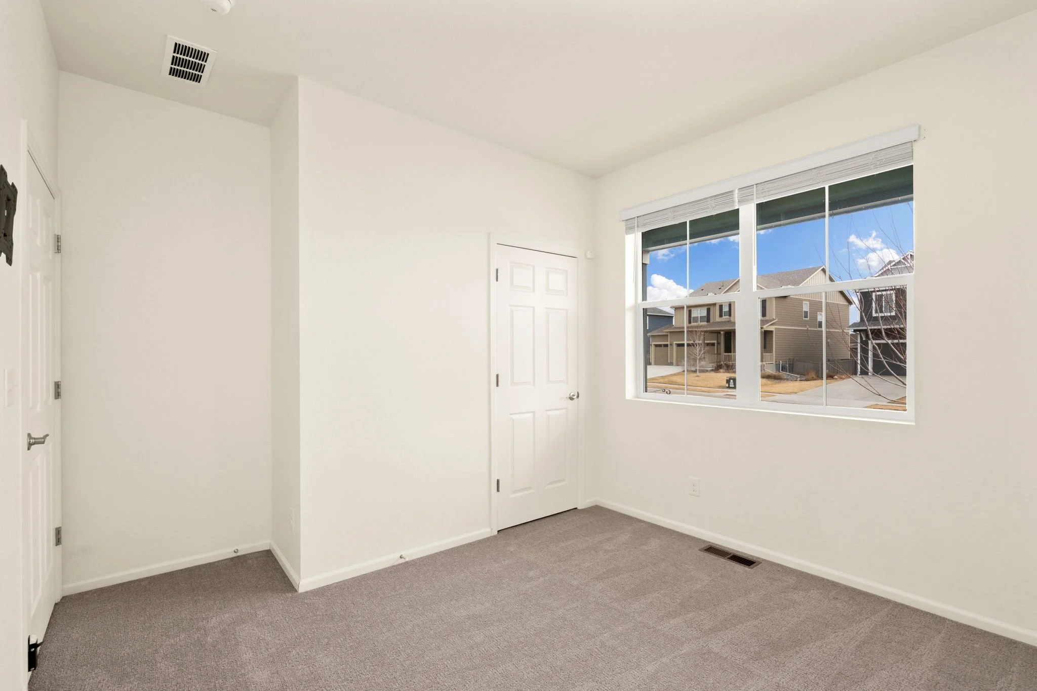 32-web-or-mls-1413 Westport Ave 32.jpg