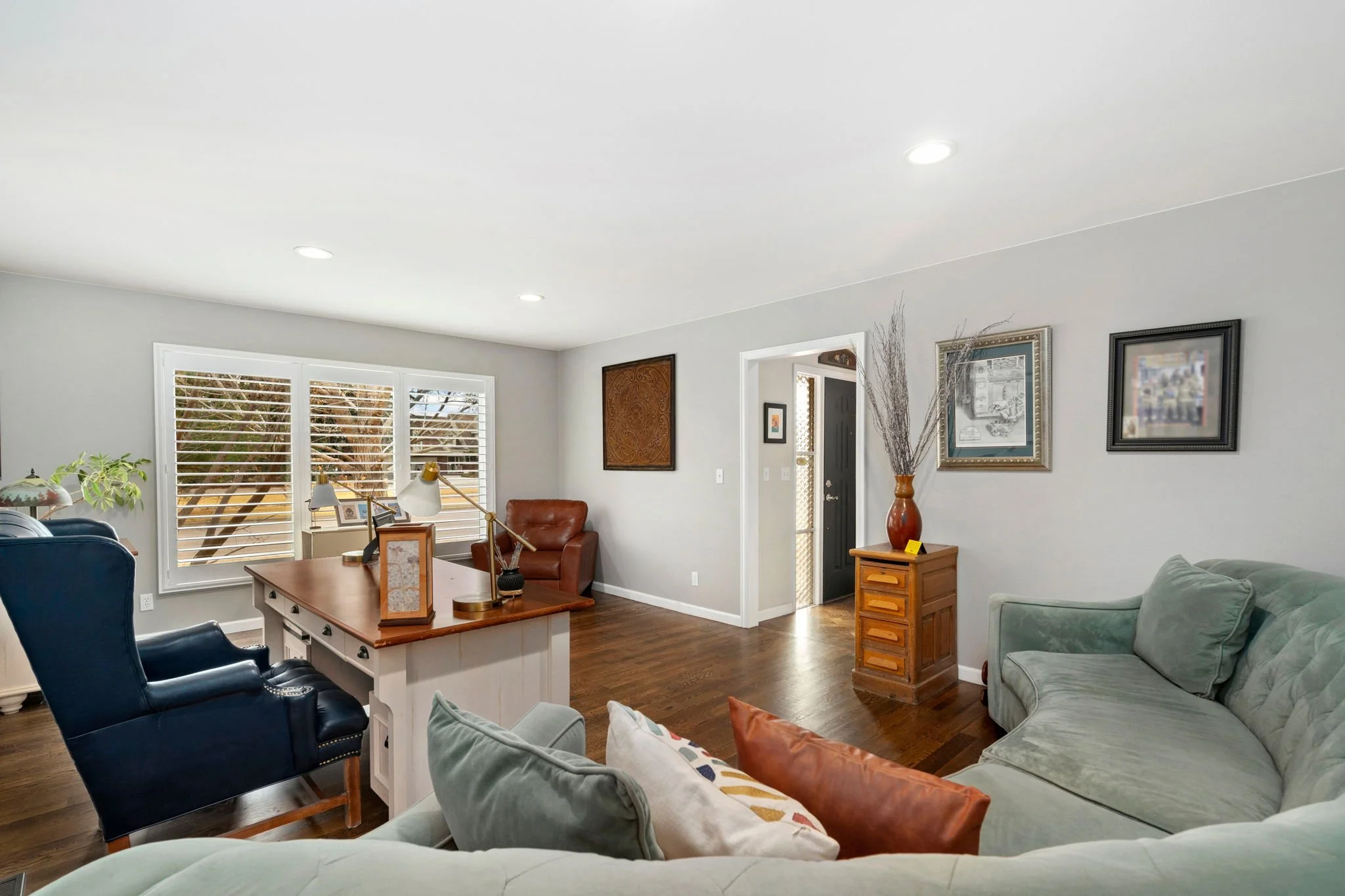 7-web-or-mls-1204 Parkwood Dr 7.jpg