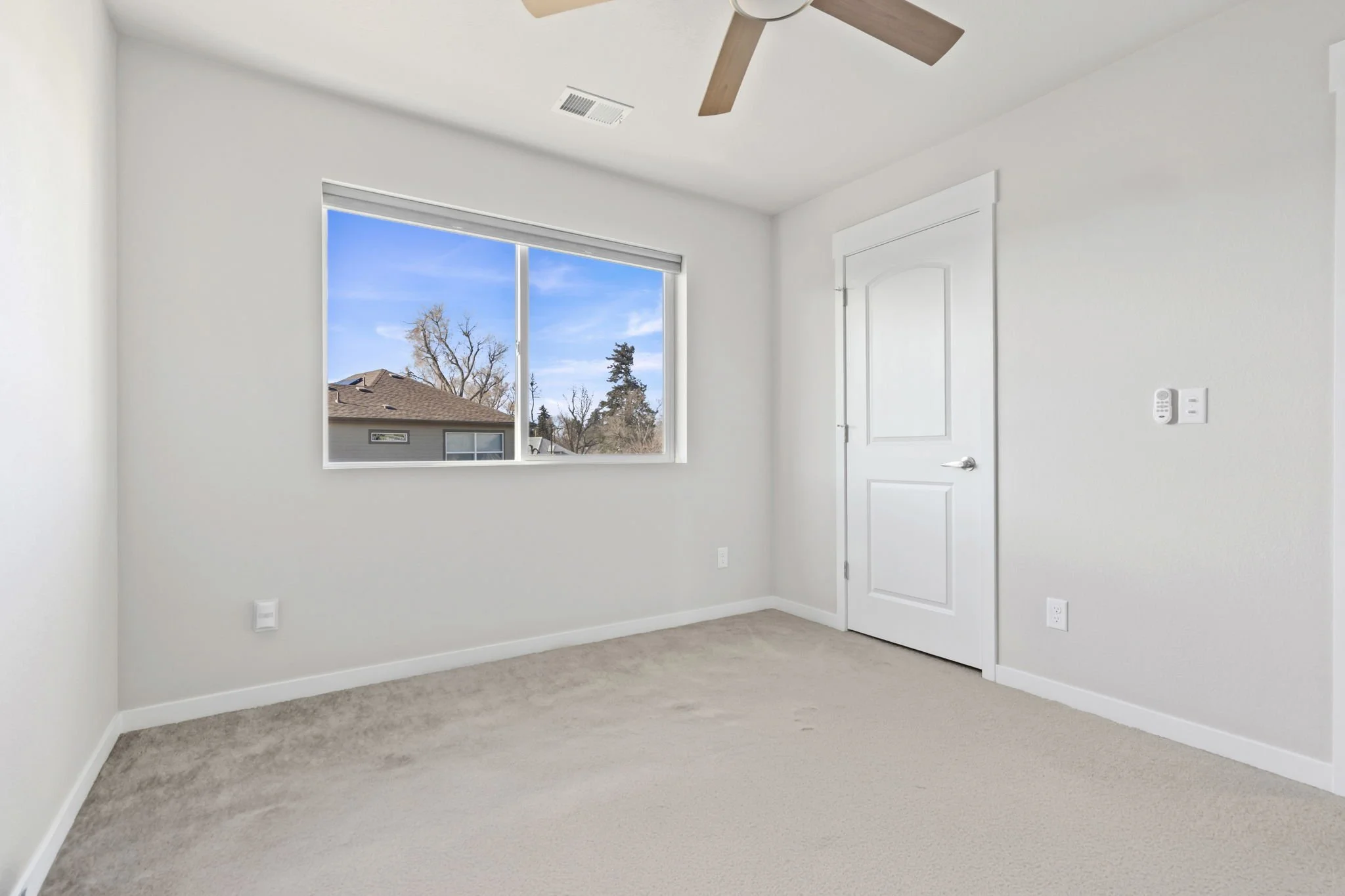 26-web-or-mls-5233 Second Ave 26.jpg