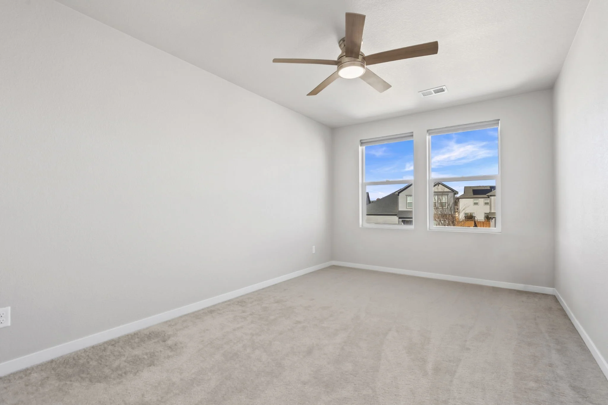 23-web-or-mls-5233 Second Ave 23.jpg