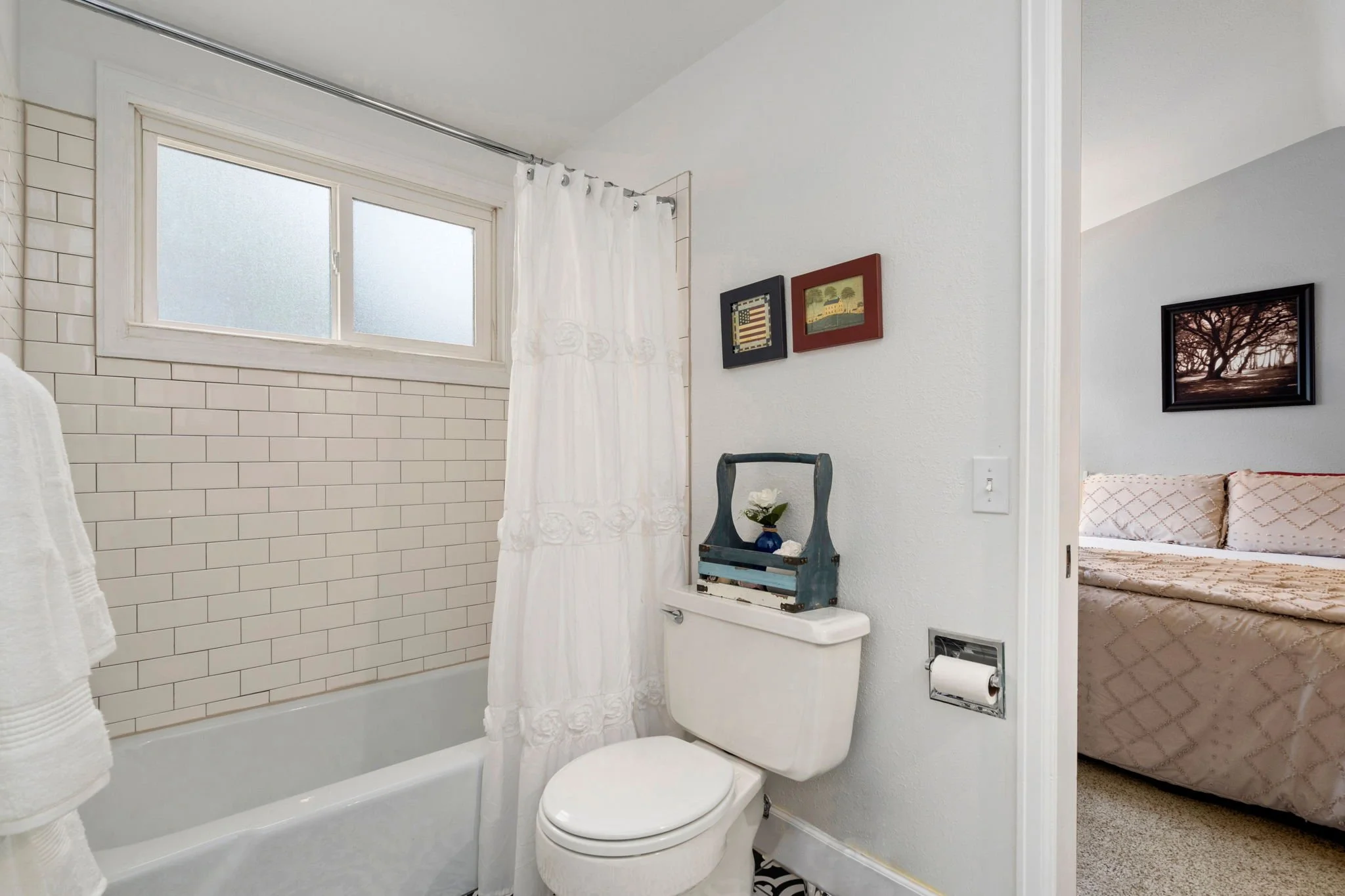 37-web-or-mls-1204 Parkwood Dr 37.jpg