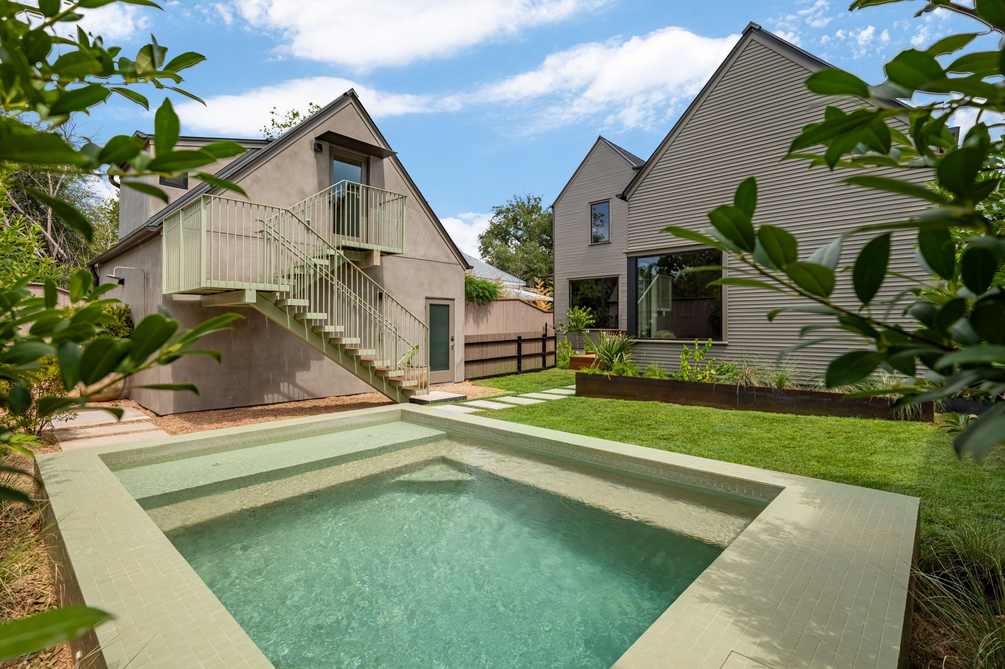 51-web-or-mls-L2920630-HDR.jpg