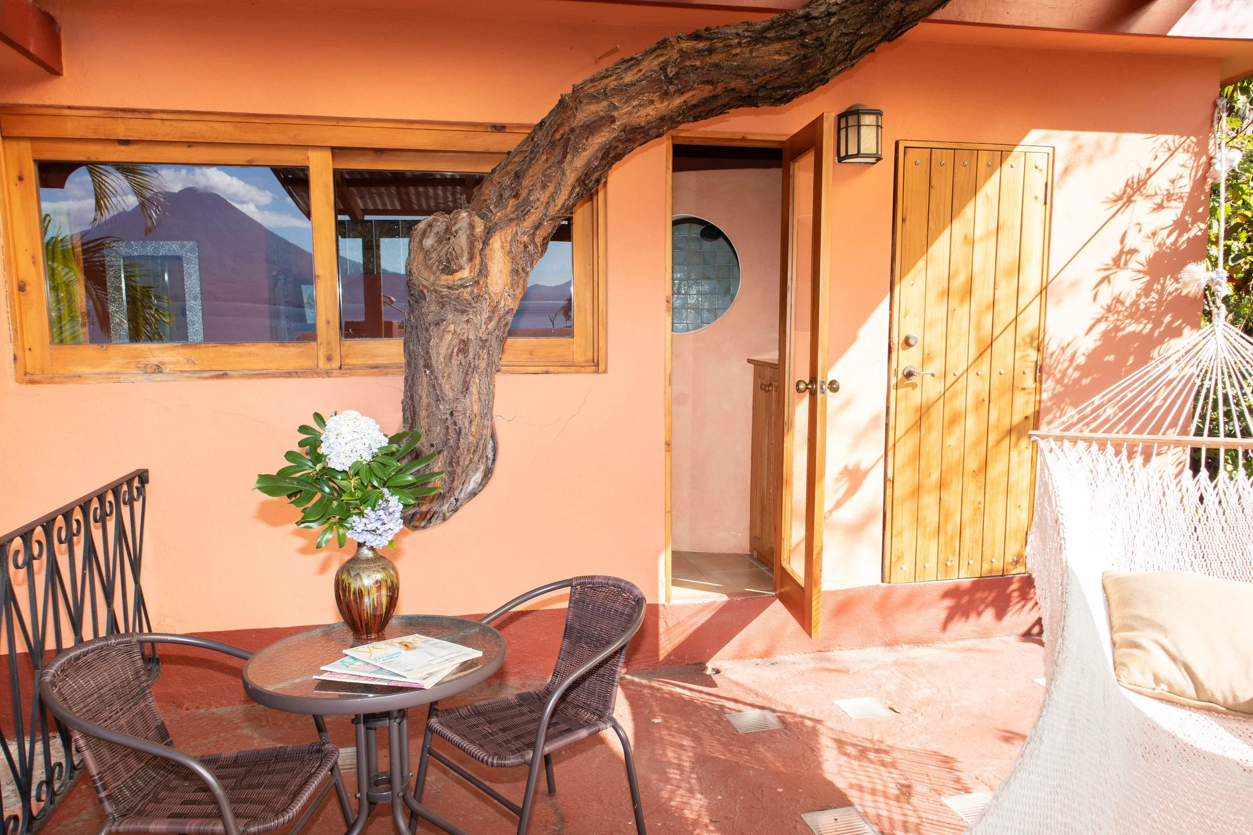 Bugalow 10 Patio.jpg