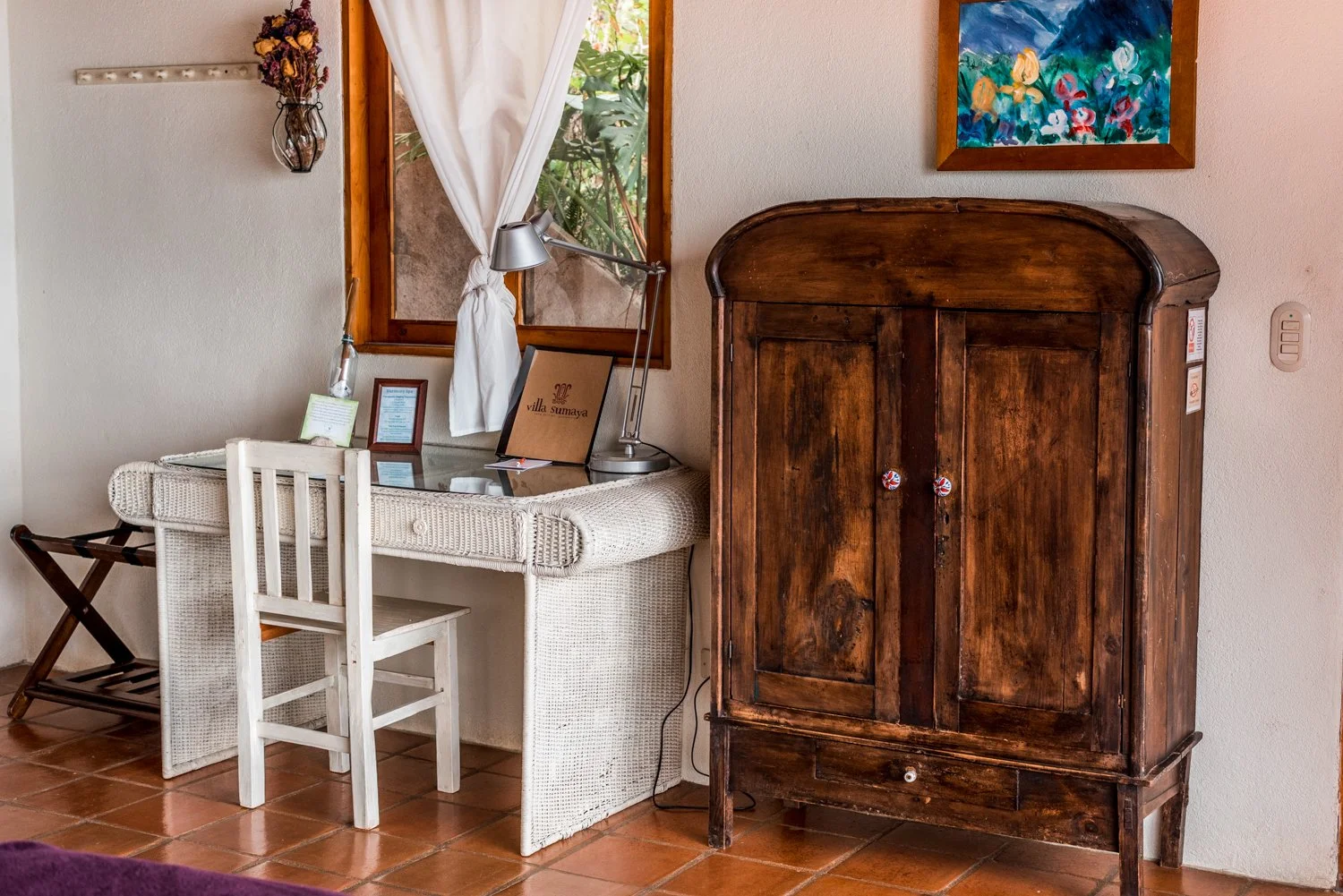 Bungalow 20 Writing Desk Close.jpg