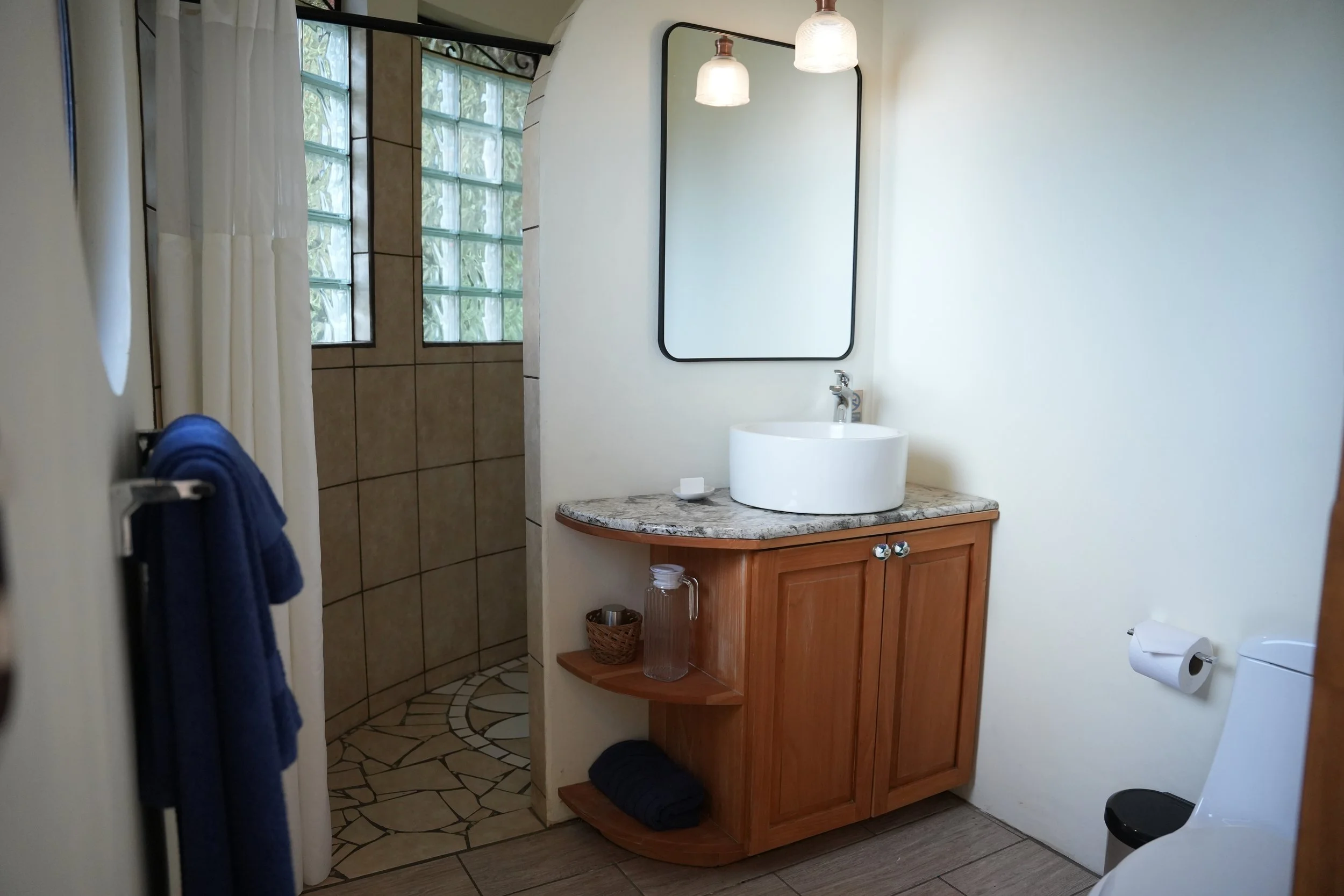 Jaguar Bungalow 30 Bathroom.JPG