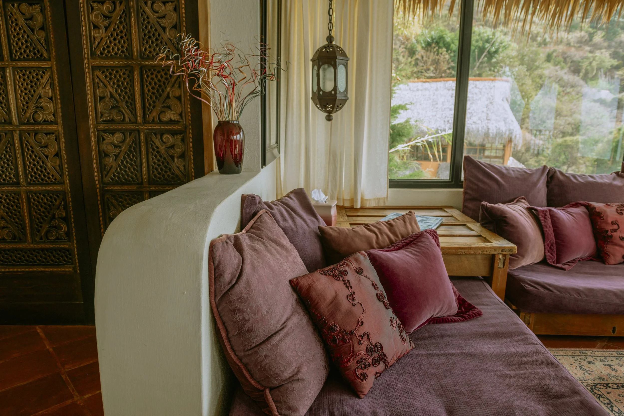 Ginger suite 19 Sitting area couch2.jpg