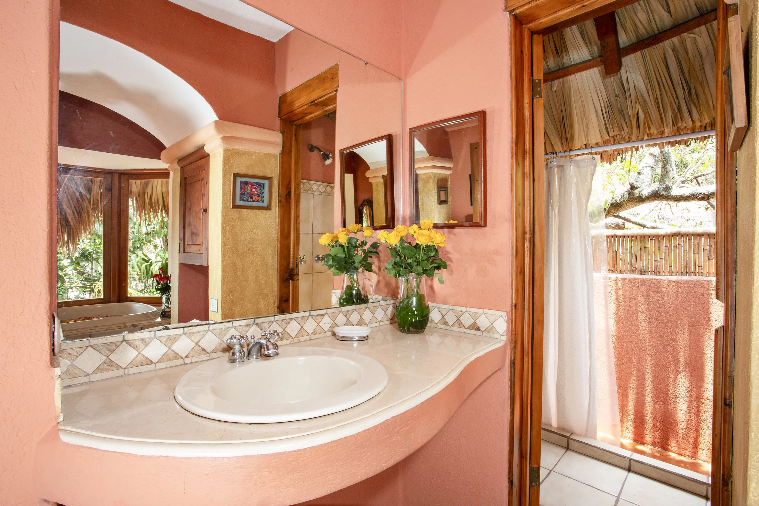 Ginger Suite 23 Bathroom.jpg