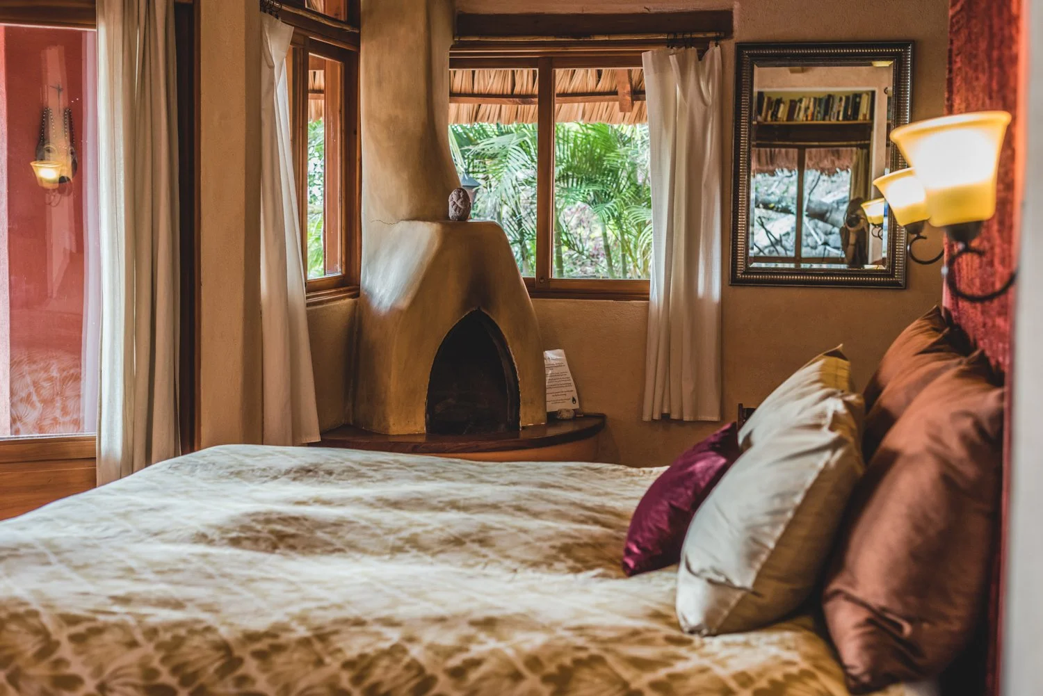 Ginger Suite 23 bed fireplace.jpg