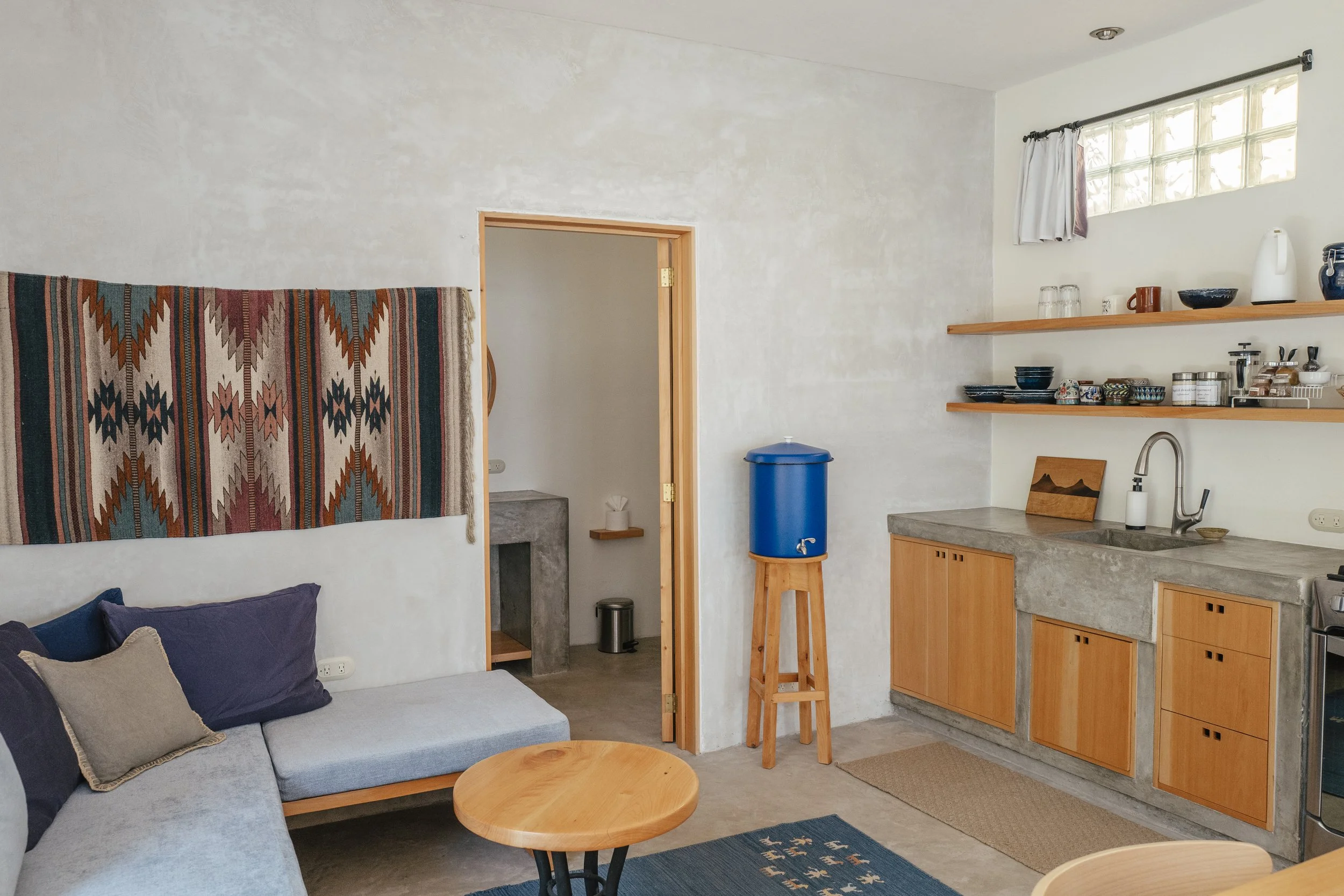 Caracol #27 Kitchenette_3.jpg