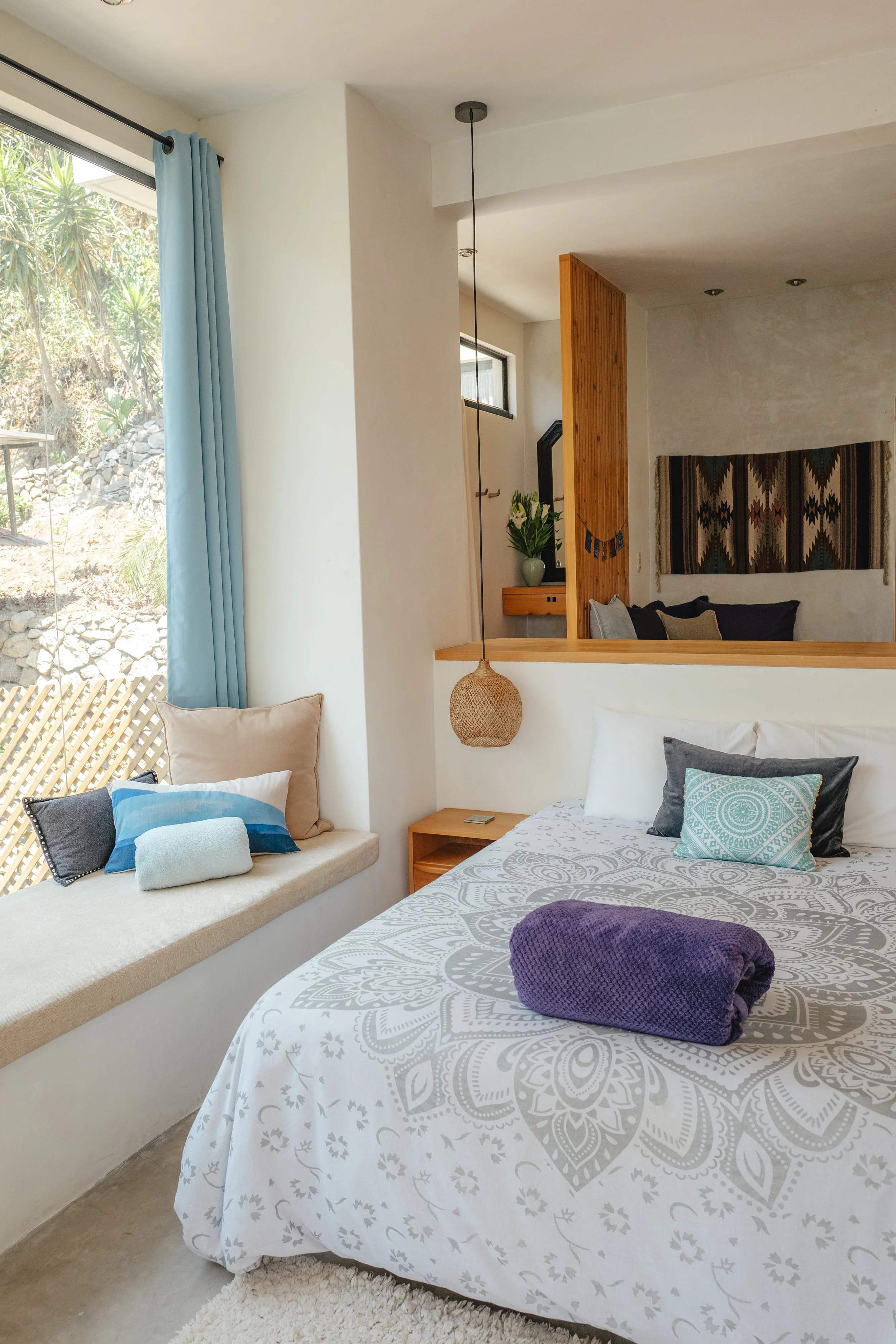 Caracol #27 Main Room_8.jpg