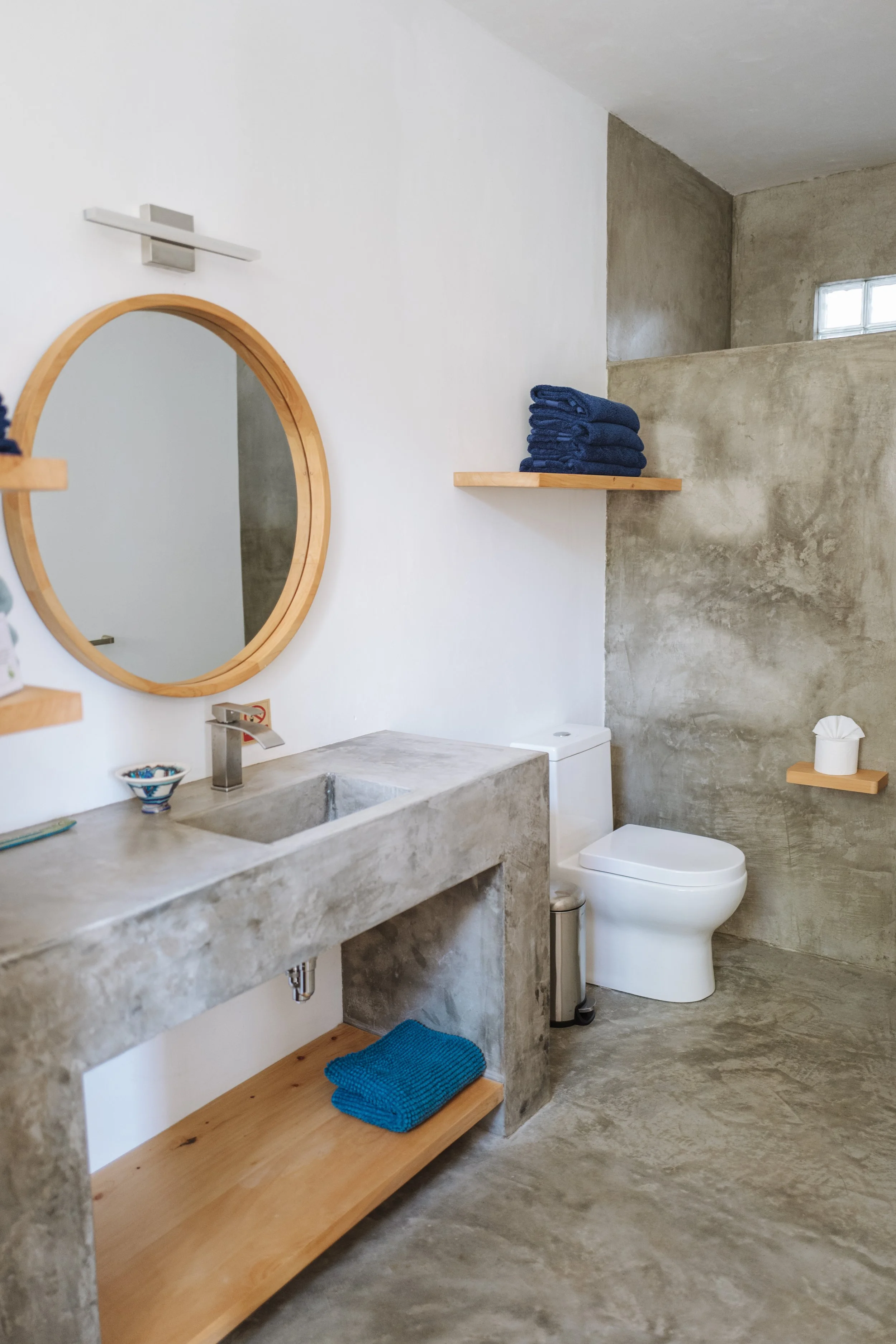 Caracol #28 Bathroom_3.jpg