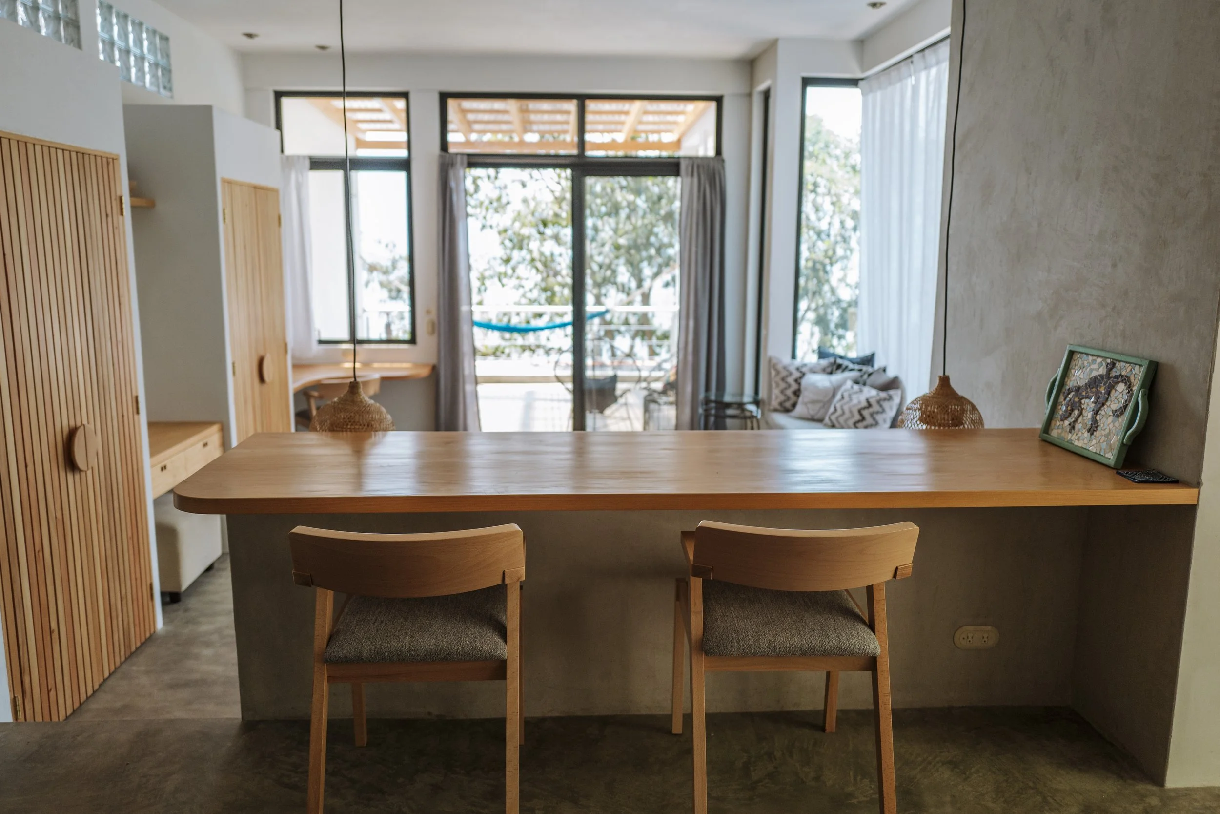 Caracol #28 Main Room_10.jpg