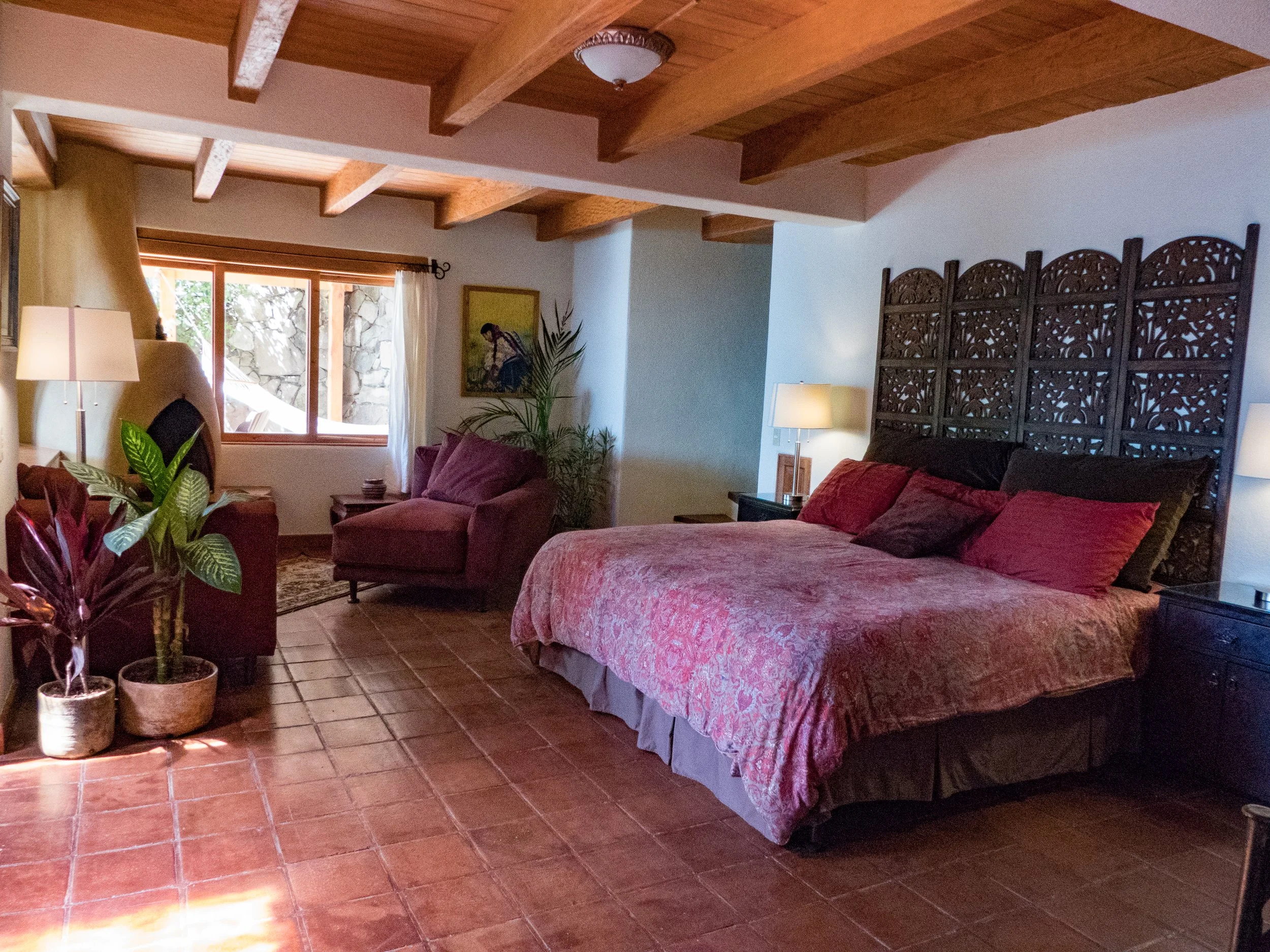 King bed in Suite 22.jpg