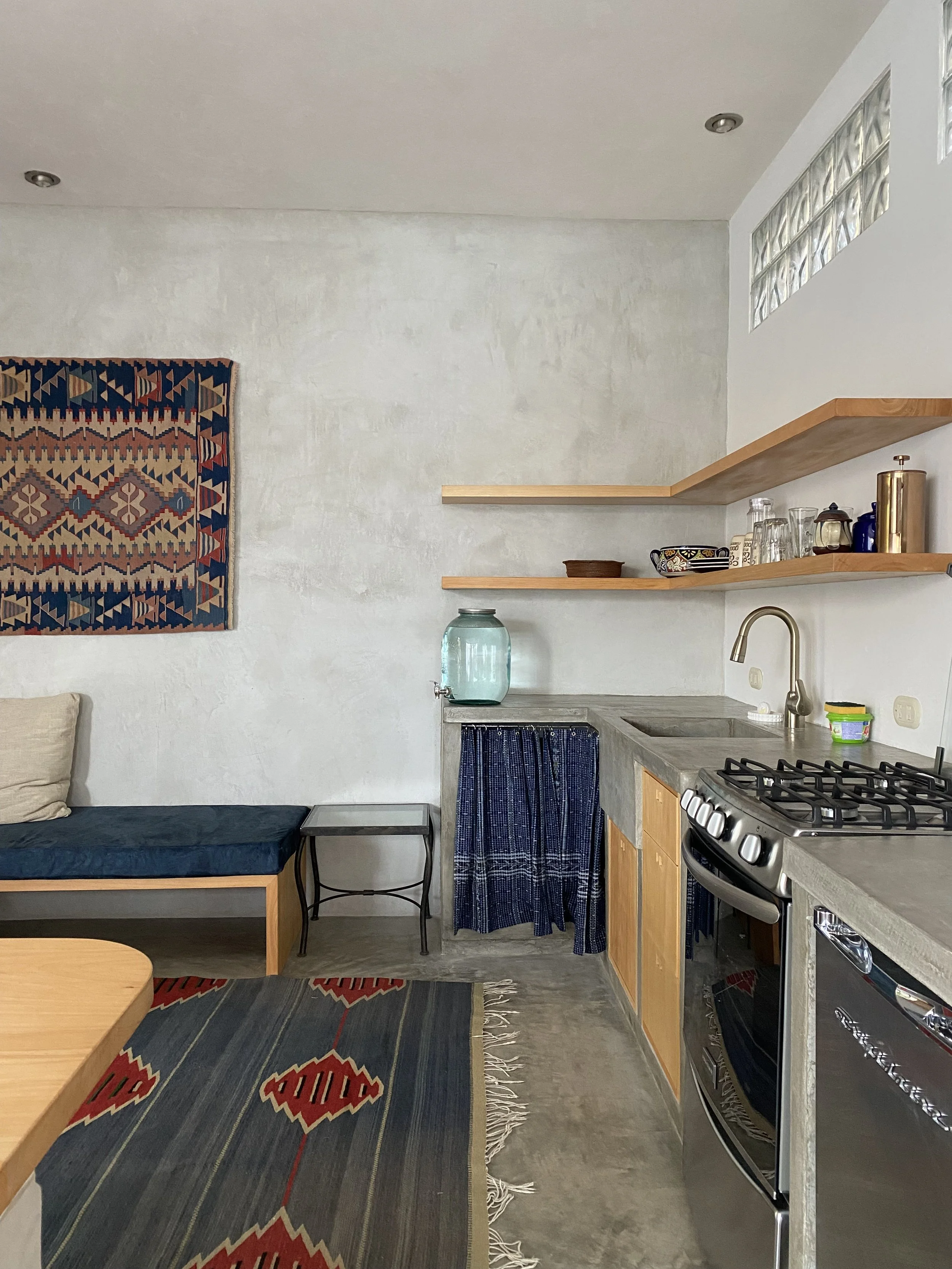 Caracol #28 Kitchenette.jpeg