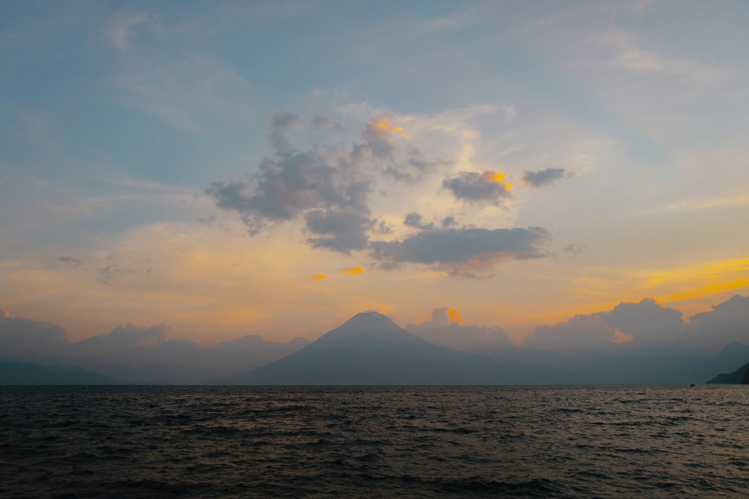 Relax and Rejuvenate: Reconnecting the Mind and Body / Samantha Schanstra