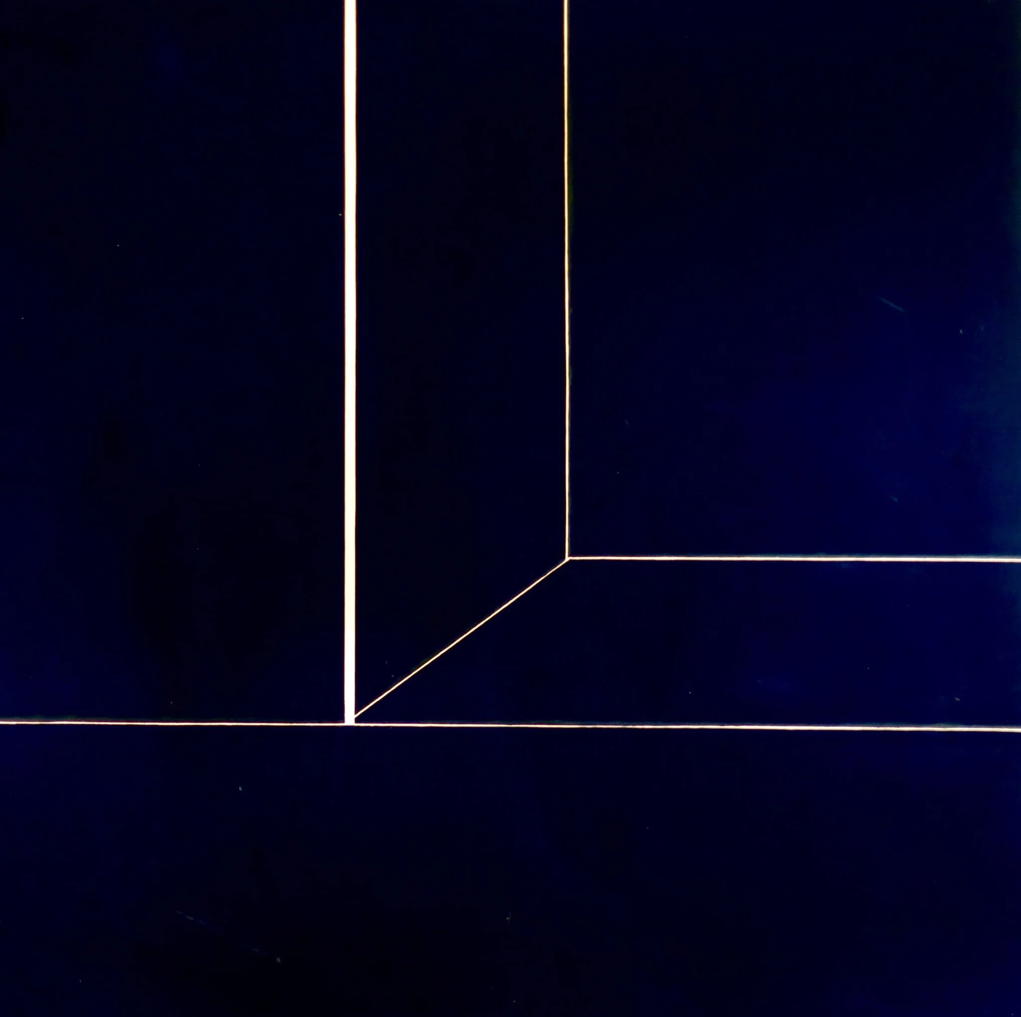 F5 IV-01, 2023, oil, bleach and mixed media on denim
153 x 121.5 cm